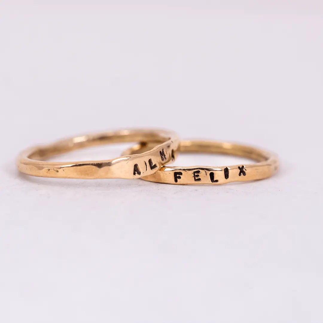 2 mm namnring 18K guld - L8Hasselblad