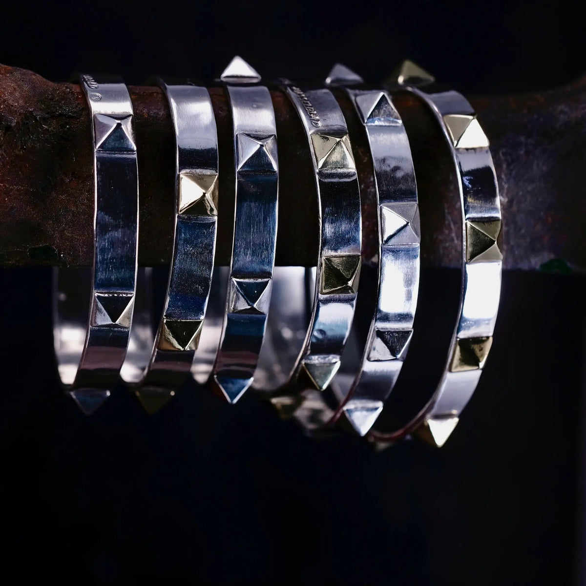 2.0 Klassiskt Nitarmband L8Hasselblad