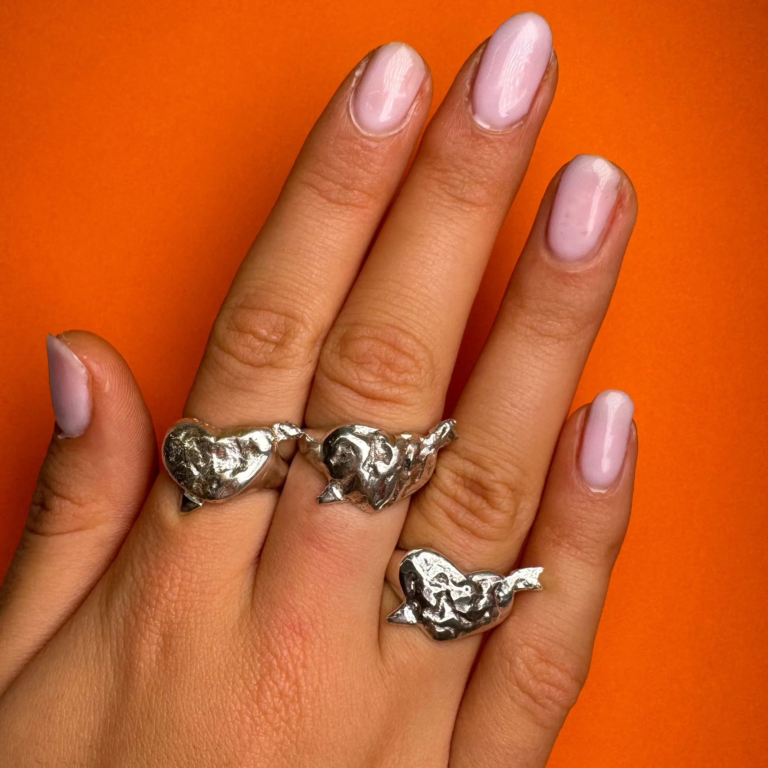 One of a kind hjärtklackring med pil ring L8Hasselblad