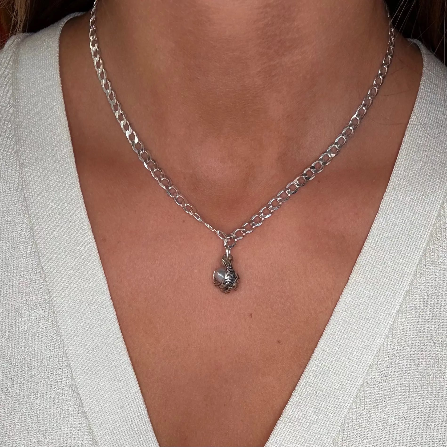 Halsband - Klo på Kedja L8Hasselblad