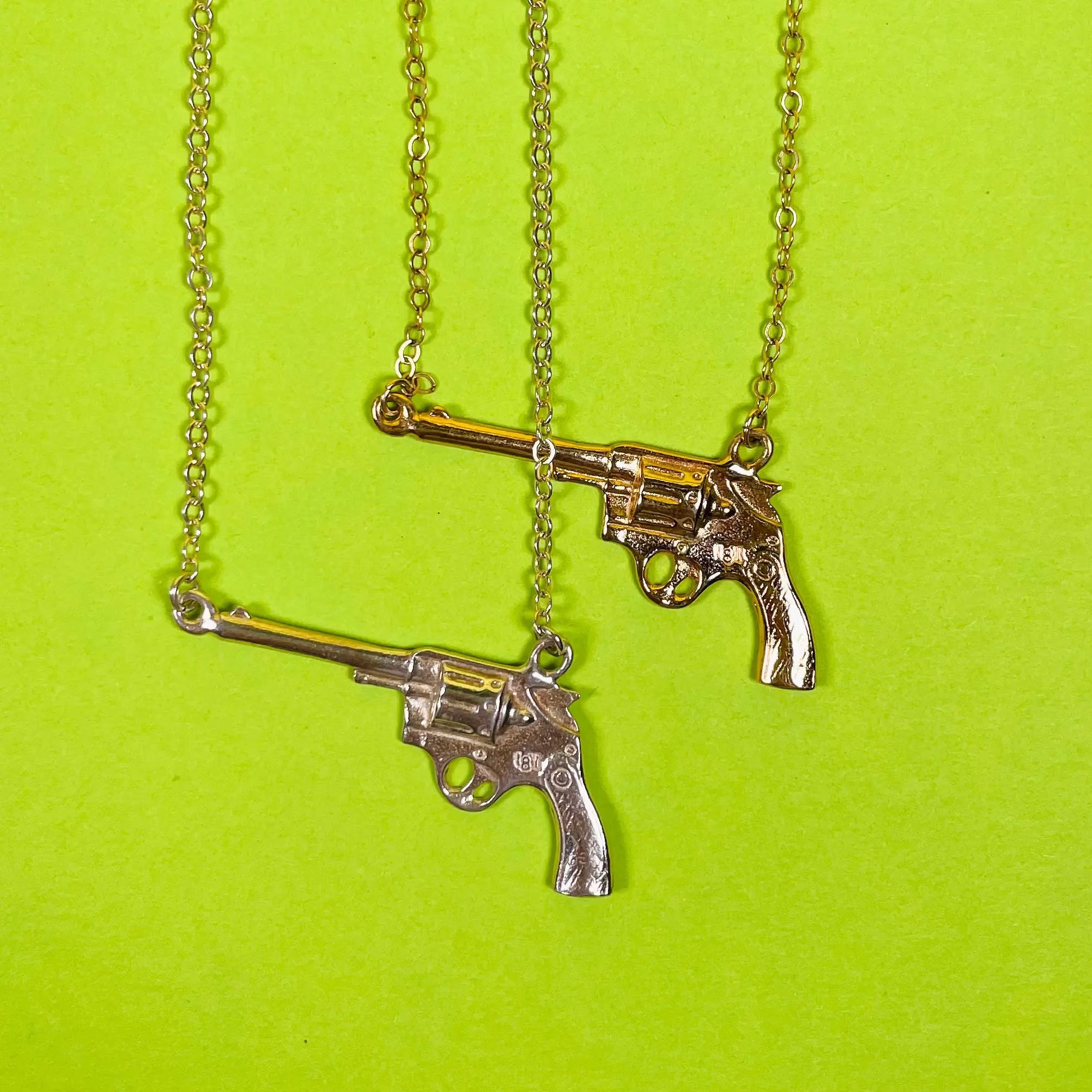 Halsband - Pistol L8Hasselblad