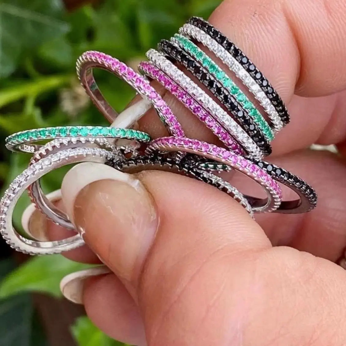 Alliansring med zirkoner - L8Hasselblad