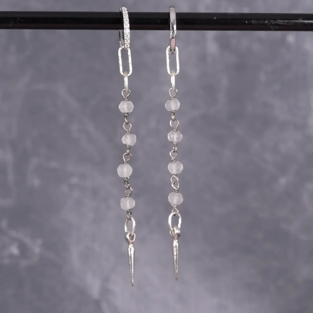 Beads & Spike Silver - stenörhängen - L8Hasselblad