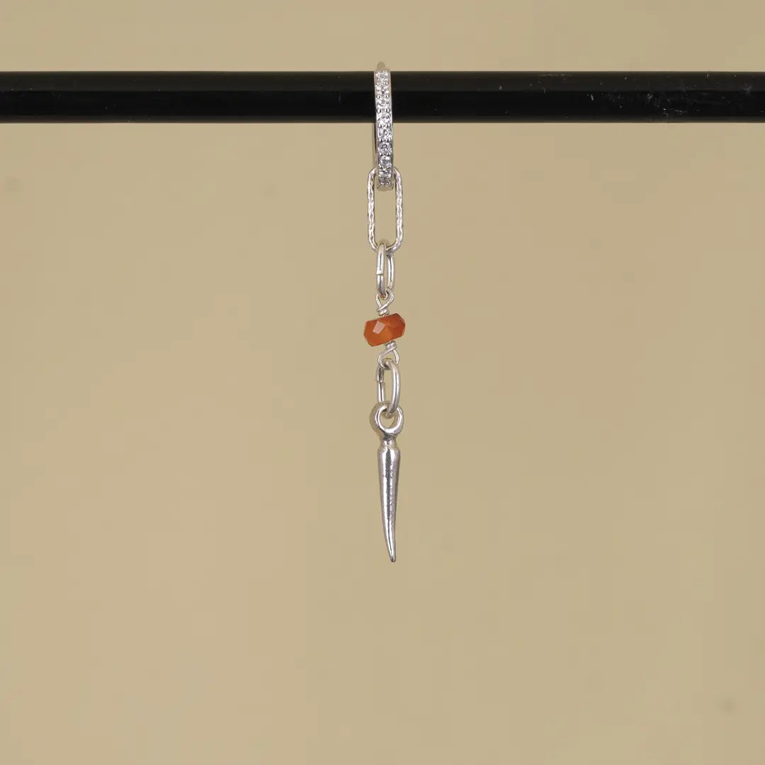 Beads & Spike Silver - stenörhängen - L8Hasselblad