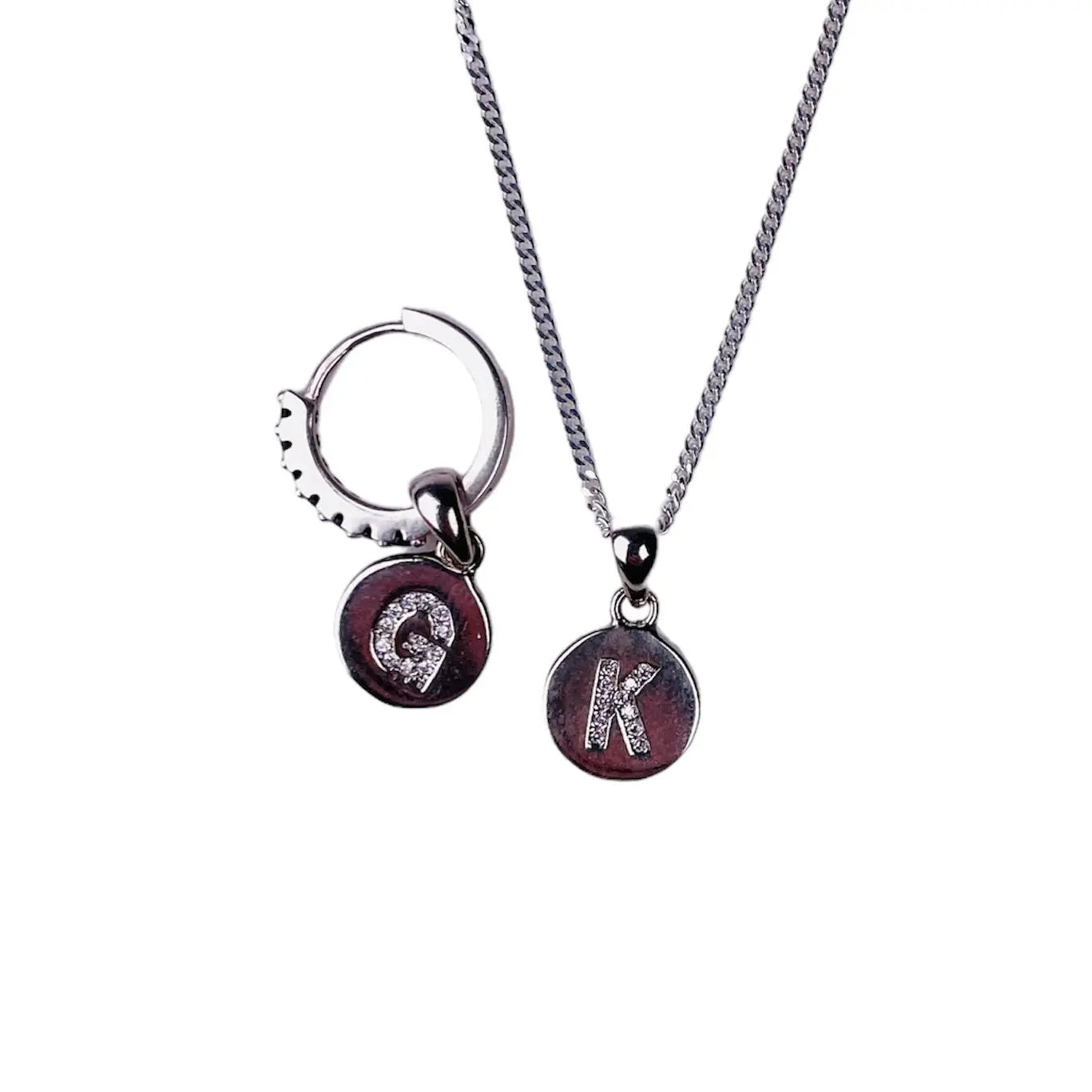 Berlock - Bokstavsbricka med Zirkoner i Silver - L8Hasselblad