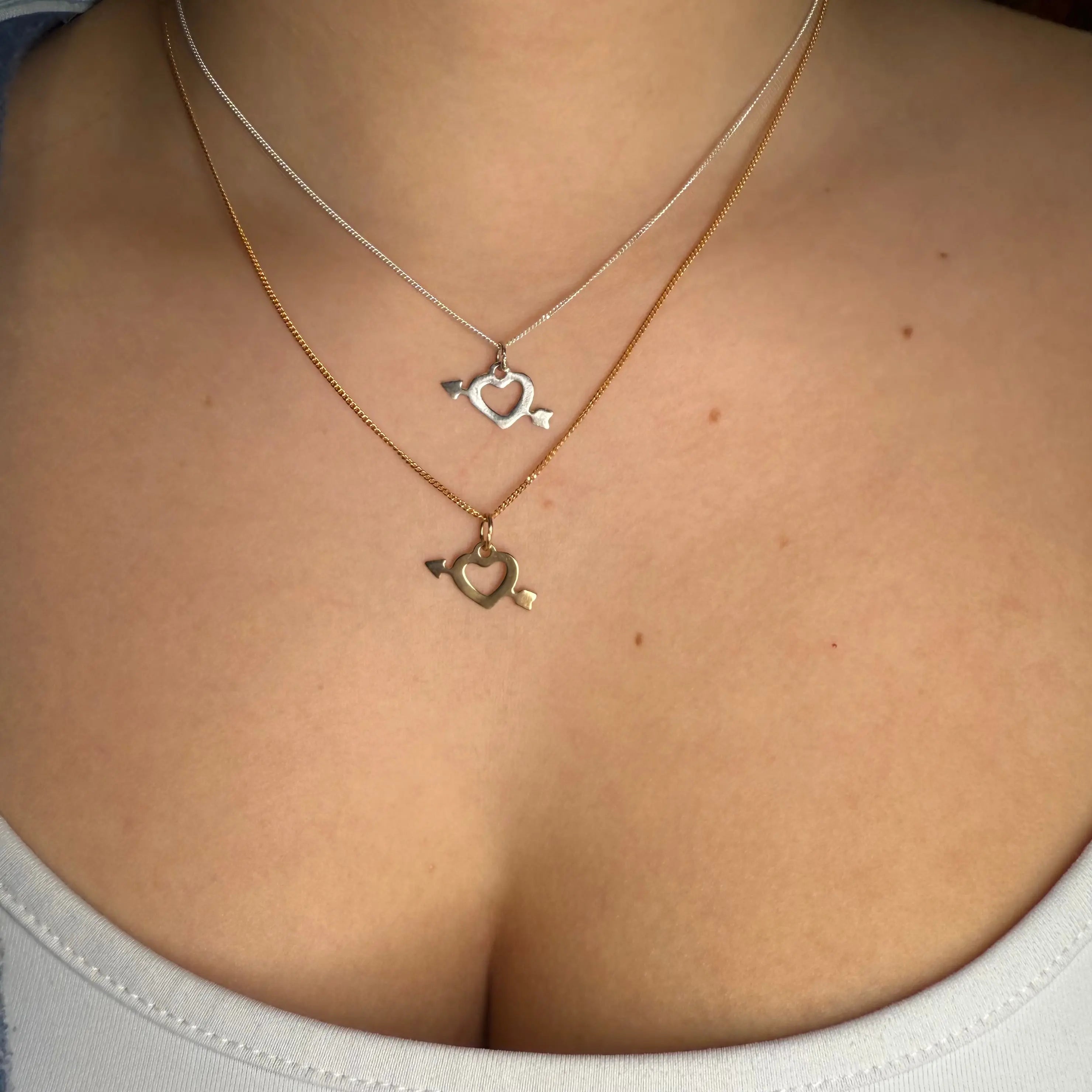 Berlock - Ihåligt hjärta med pil - L8Hasselblad