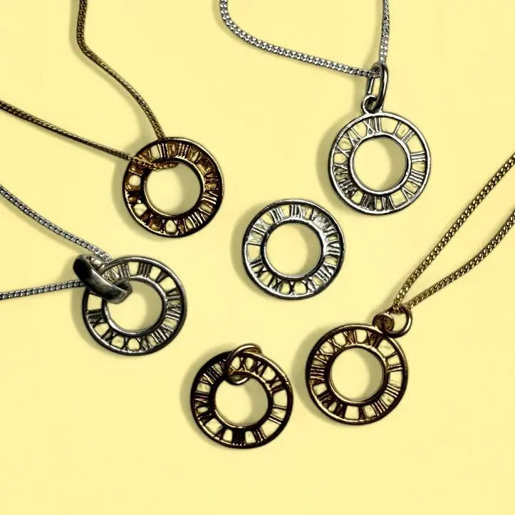 Berlock - Klocka utan visare - L8Hasselblad