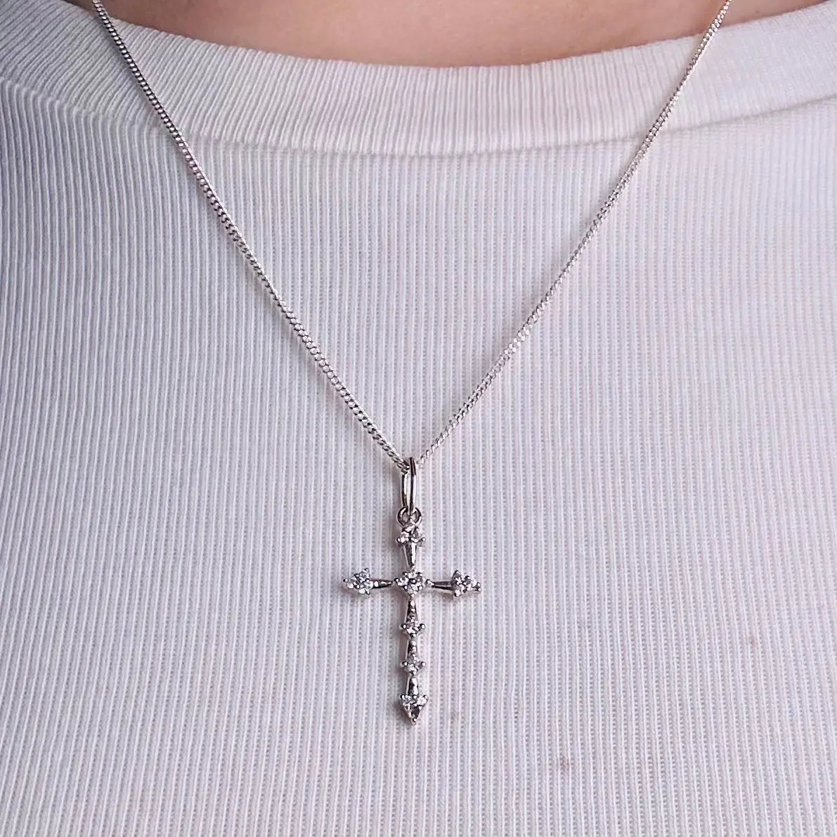 Berlock - Kors med zirkoner - L8Hasselblad