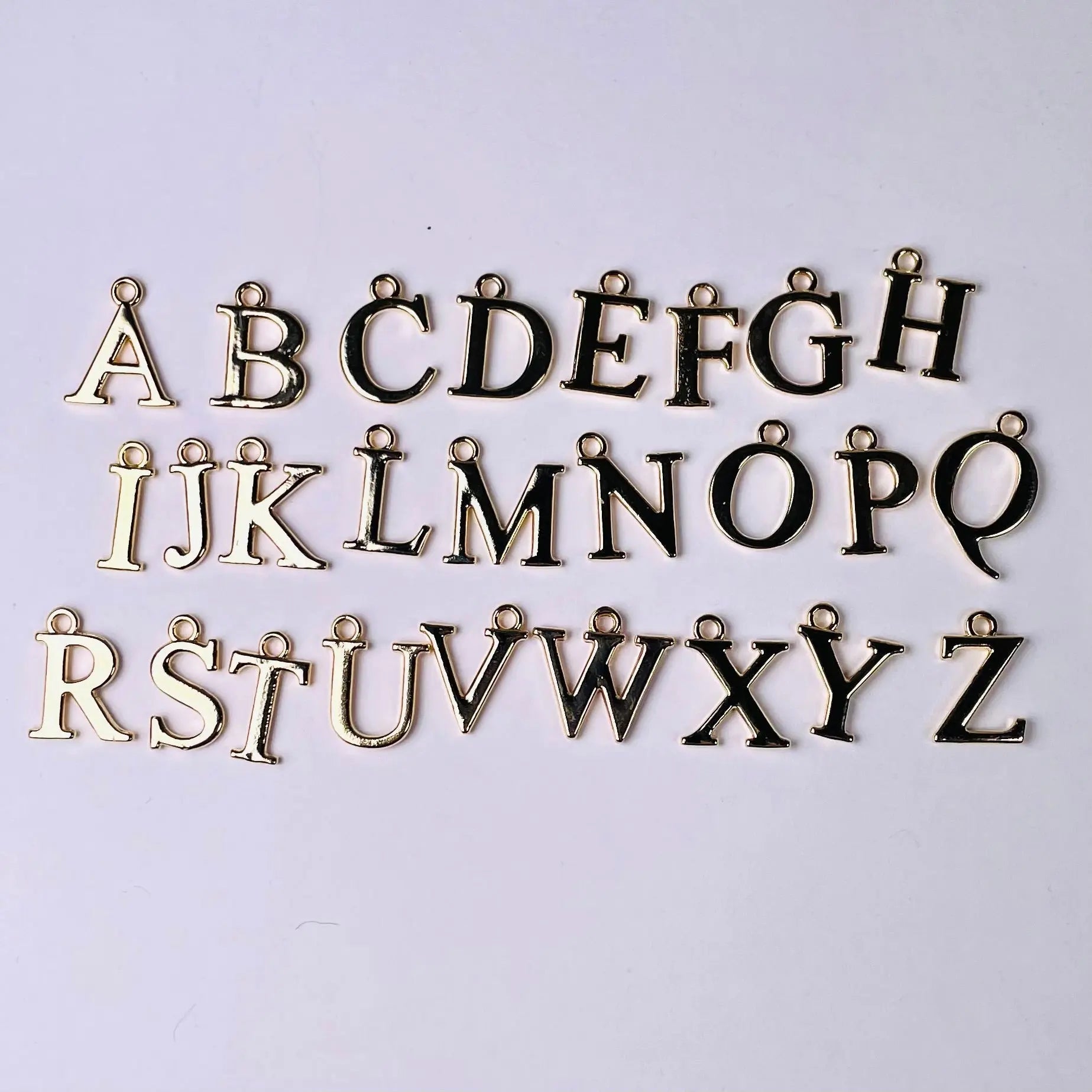 Berlock - Stora Bokstäver - L8Hasselblad