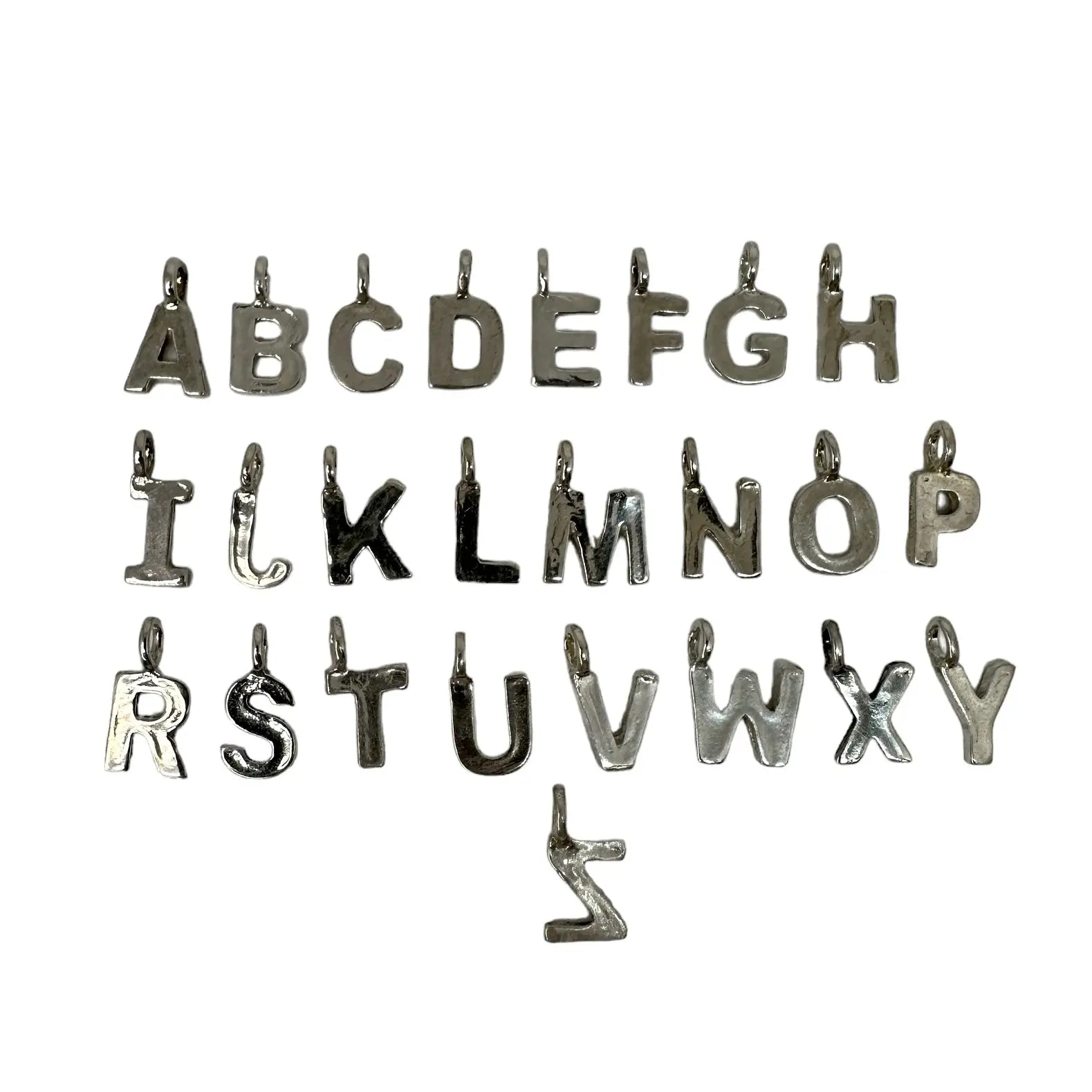 Berlock - Stora Bokstäver i Silver - L8Hasselblad