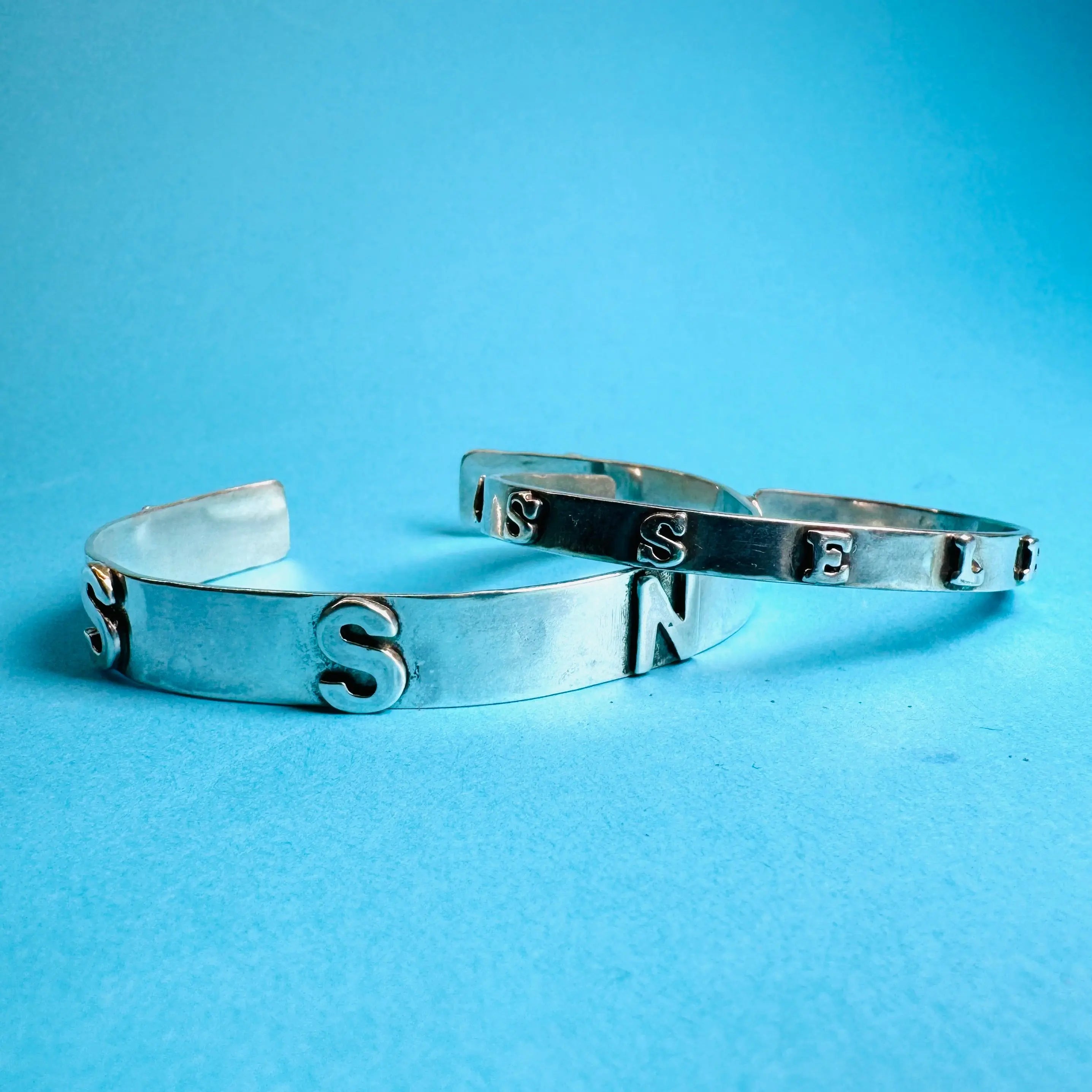 Brett ordarmband - L8Hasselblad