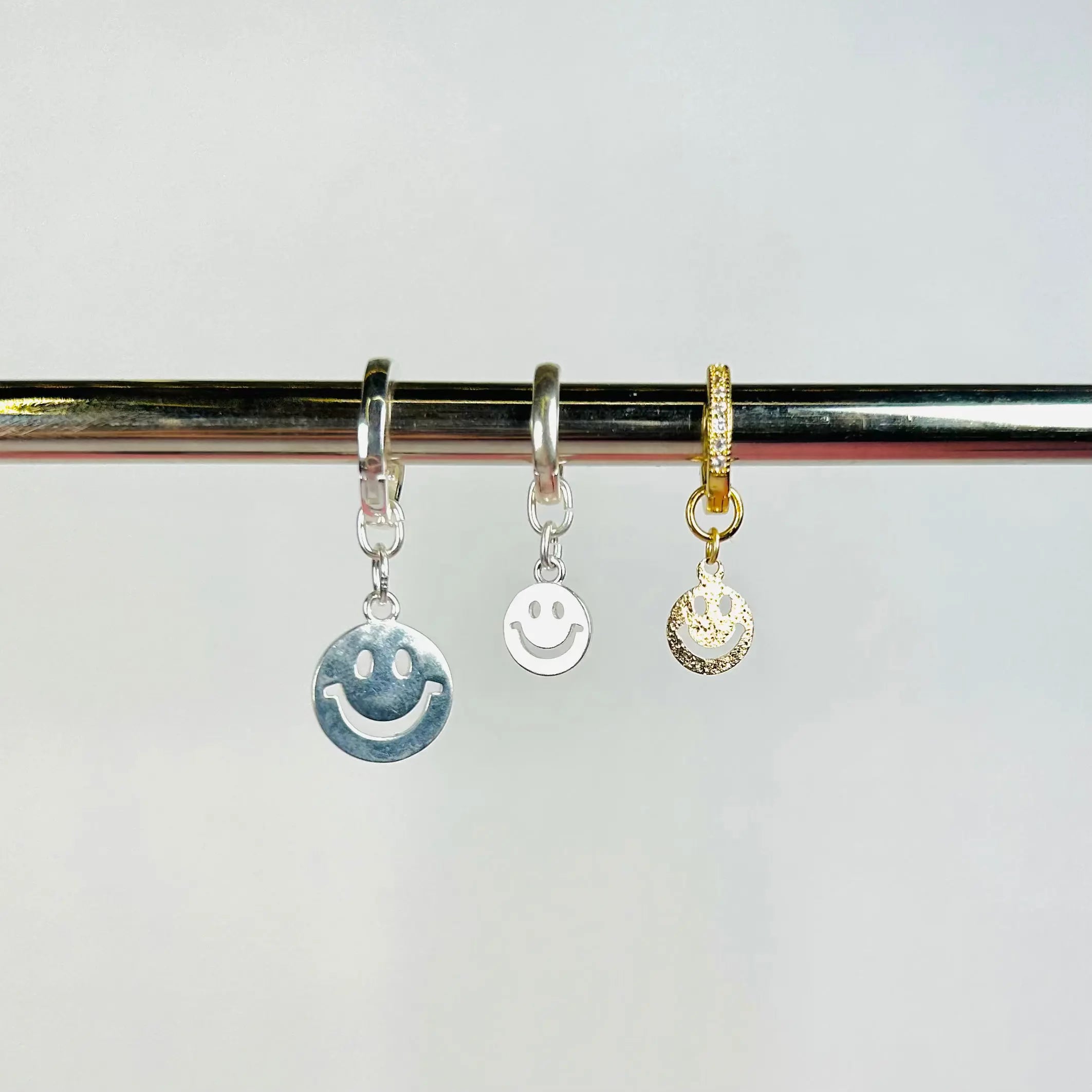 Örhänge - Hängande Smiley L8Hasselblad