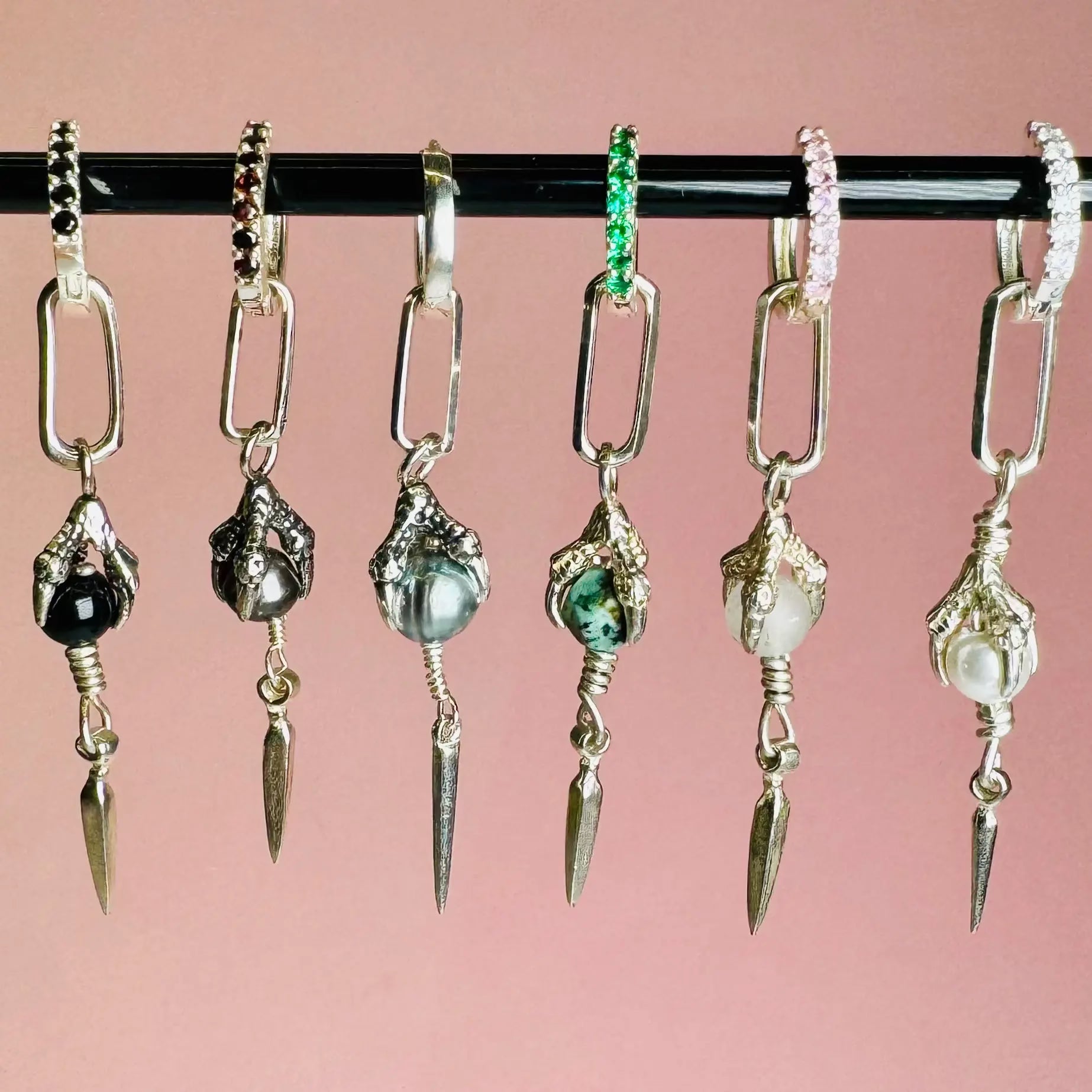 Örhängen - Simple claw L8Hasselblad