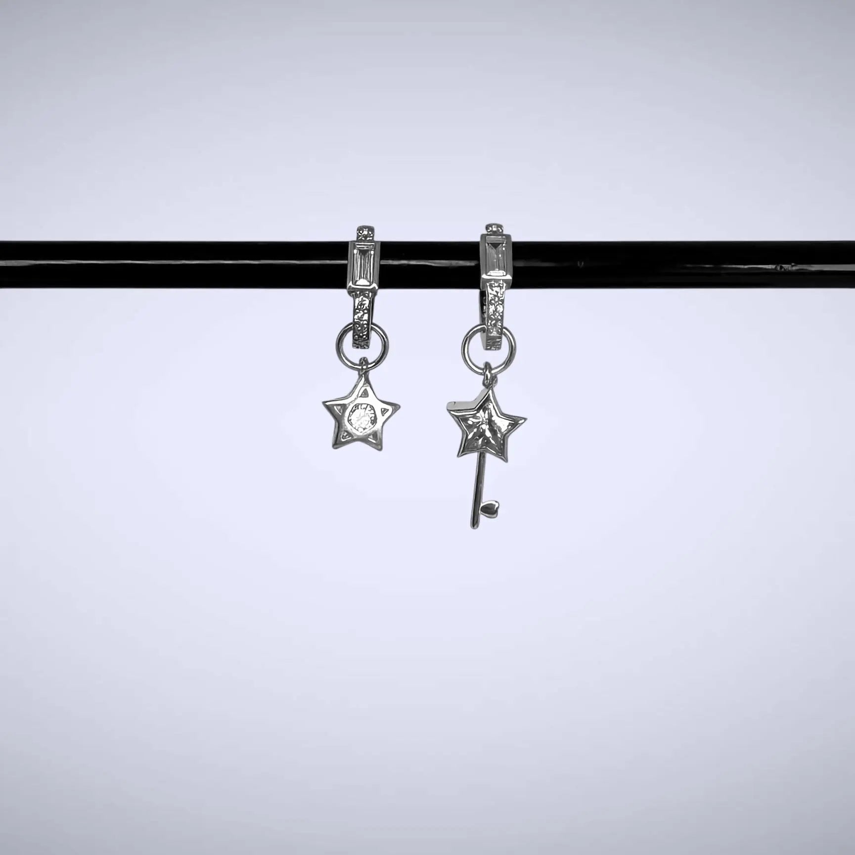 Celestial key - silverörhängen - L8Hasselblad