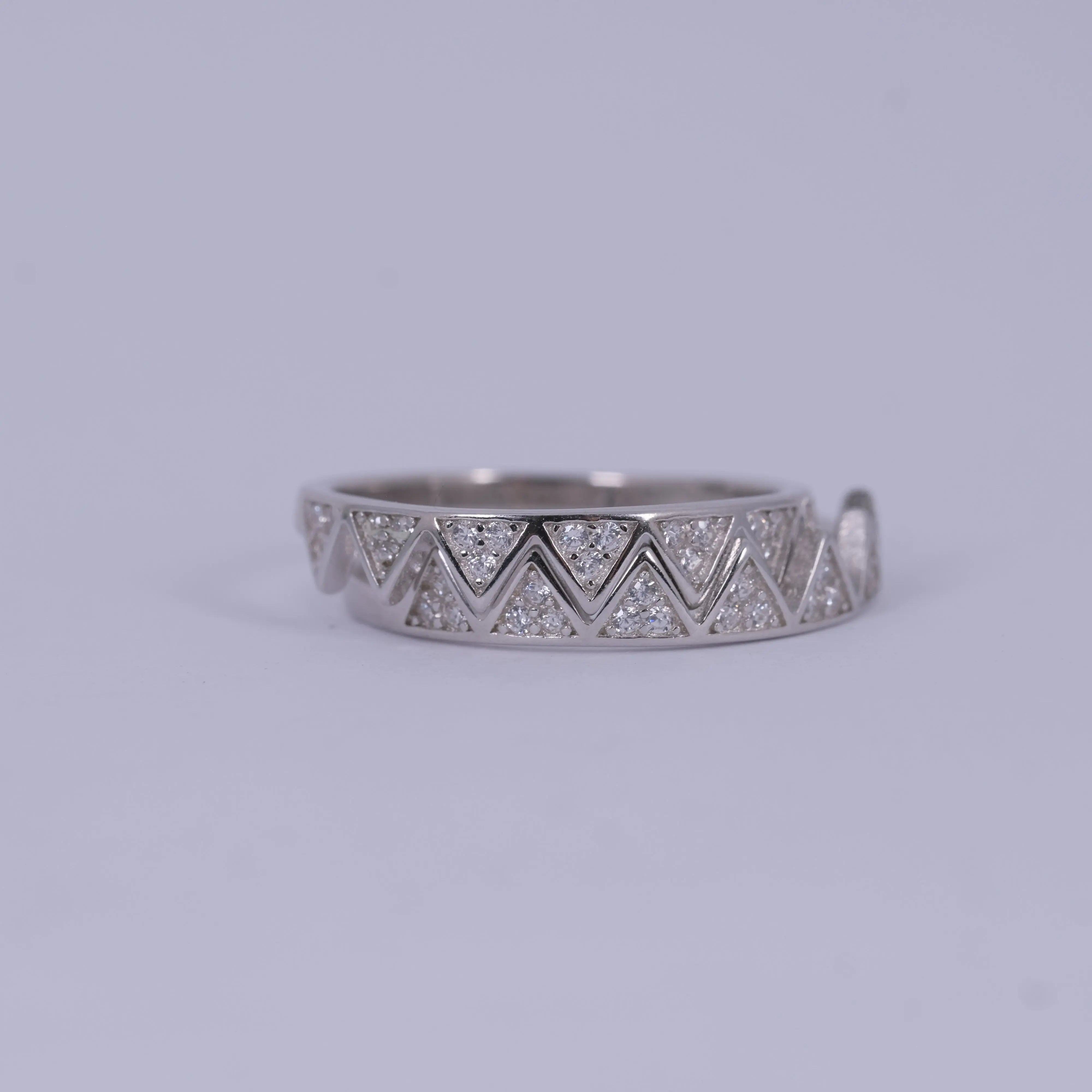 Crona - triangelformad silverring L8Hasselblad