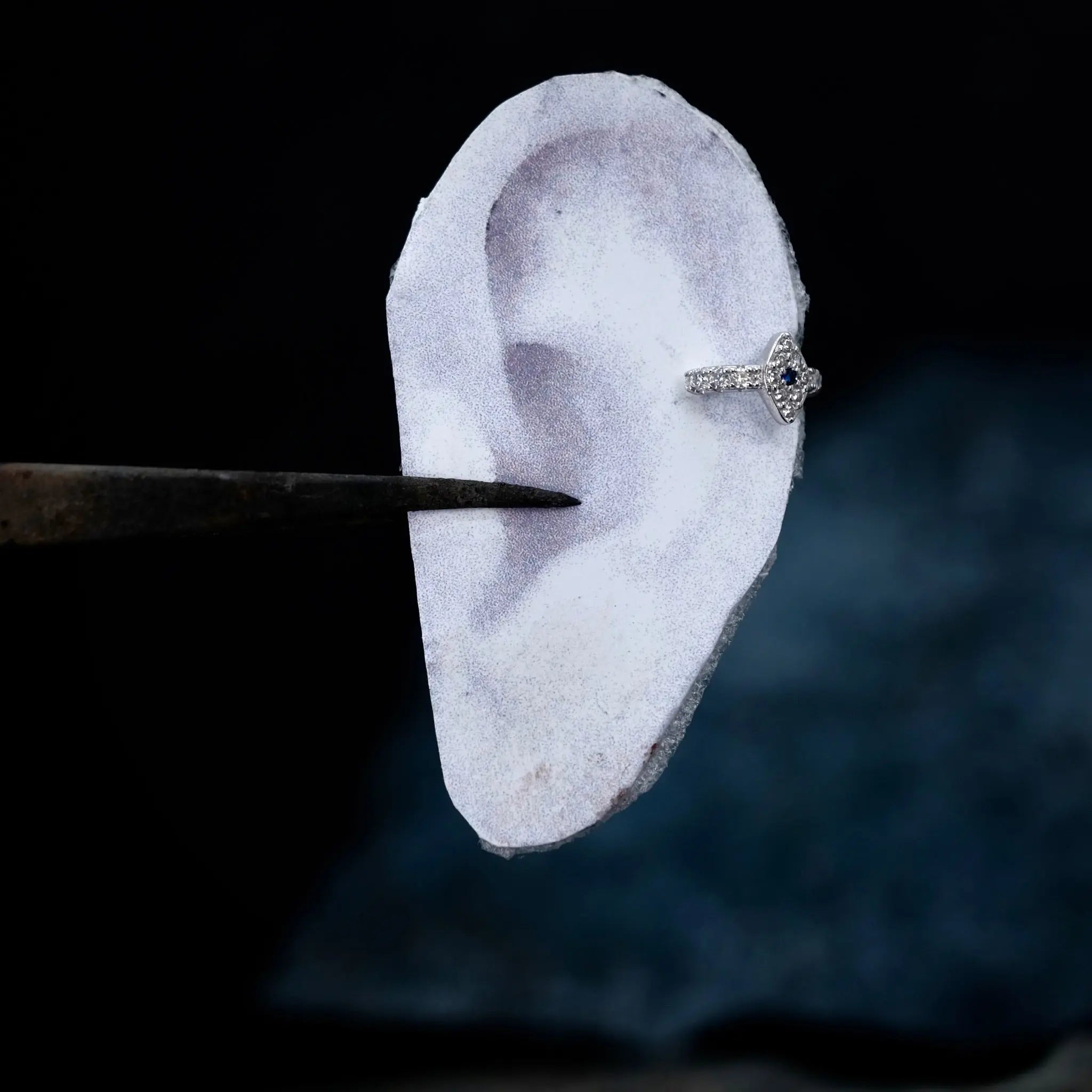 Sparkling Eye - Earcuff L8Hasselblad