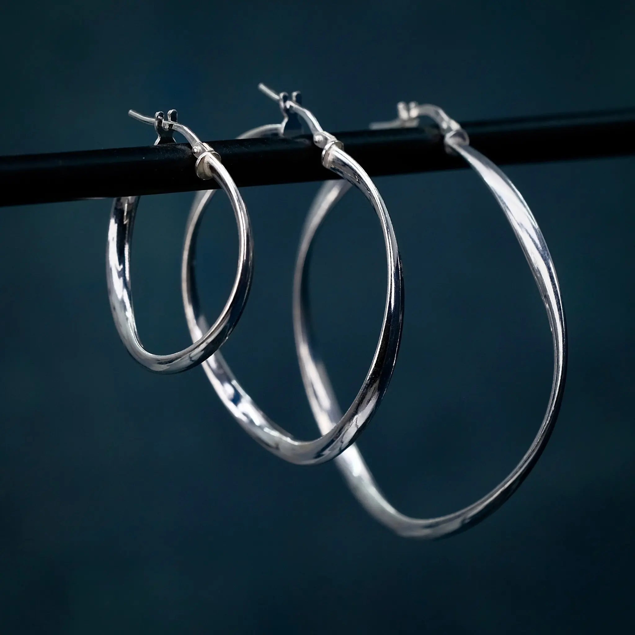 Wavy Hoops L8Hasselblad