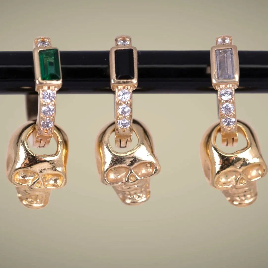 Dödskallen - guldörhängen - L8Hasselblad