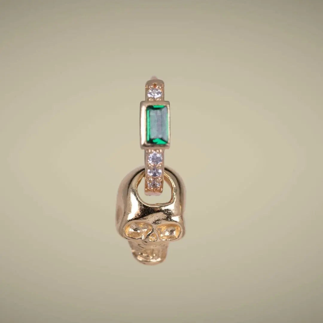 Dödskallen - guldörhängen - L8Hasselblad