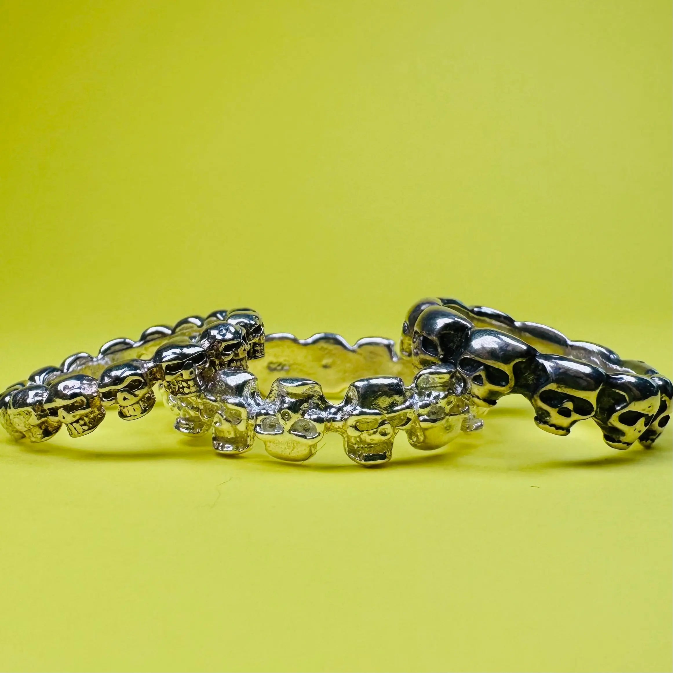 Dödskallering i allians - L8Hasselblad