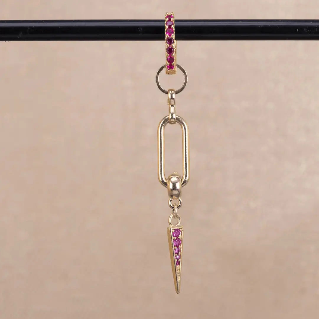 Ella - kort hängande örhänge med zirkontagg - gulddoublé - L8Hasselblad