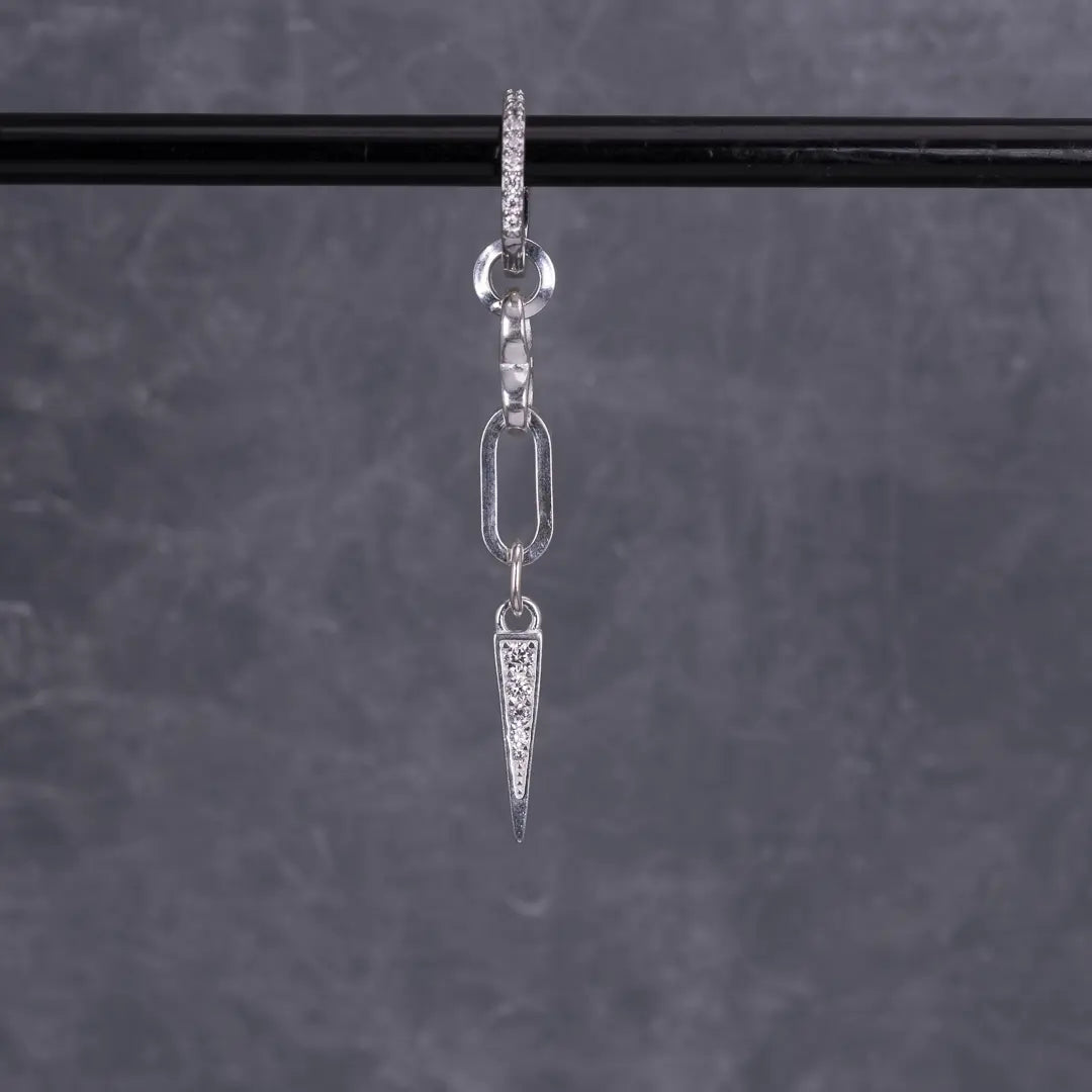 Ella - kort hängande örhänge med zirkontagg - silver L8Hasselblad