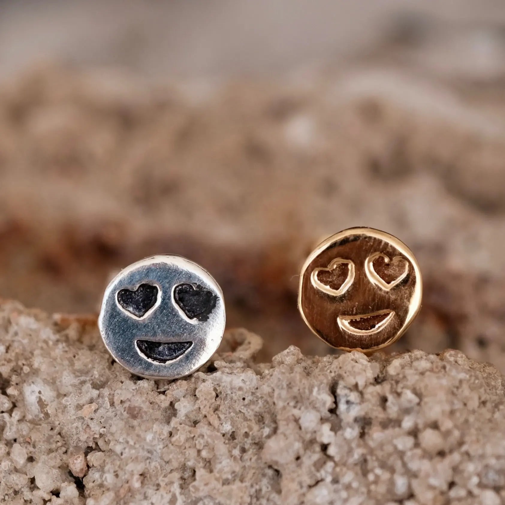 Emoji - Stiftörhänge L8Hasselblad