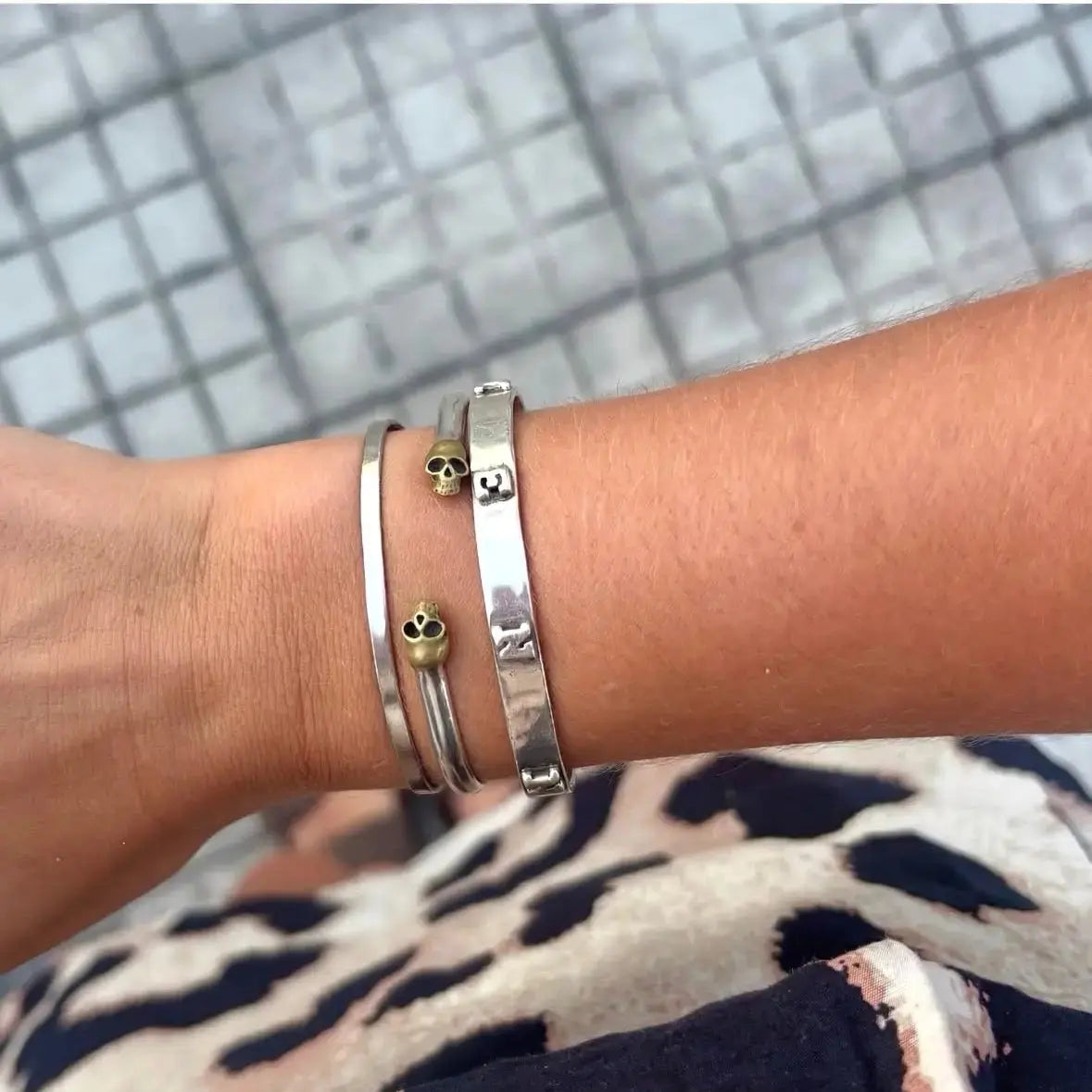 Mellan dödskallearmband L8Hasselblad