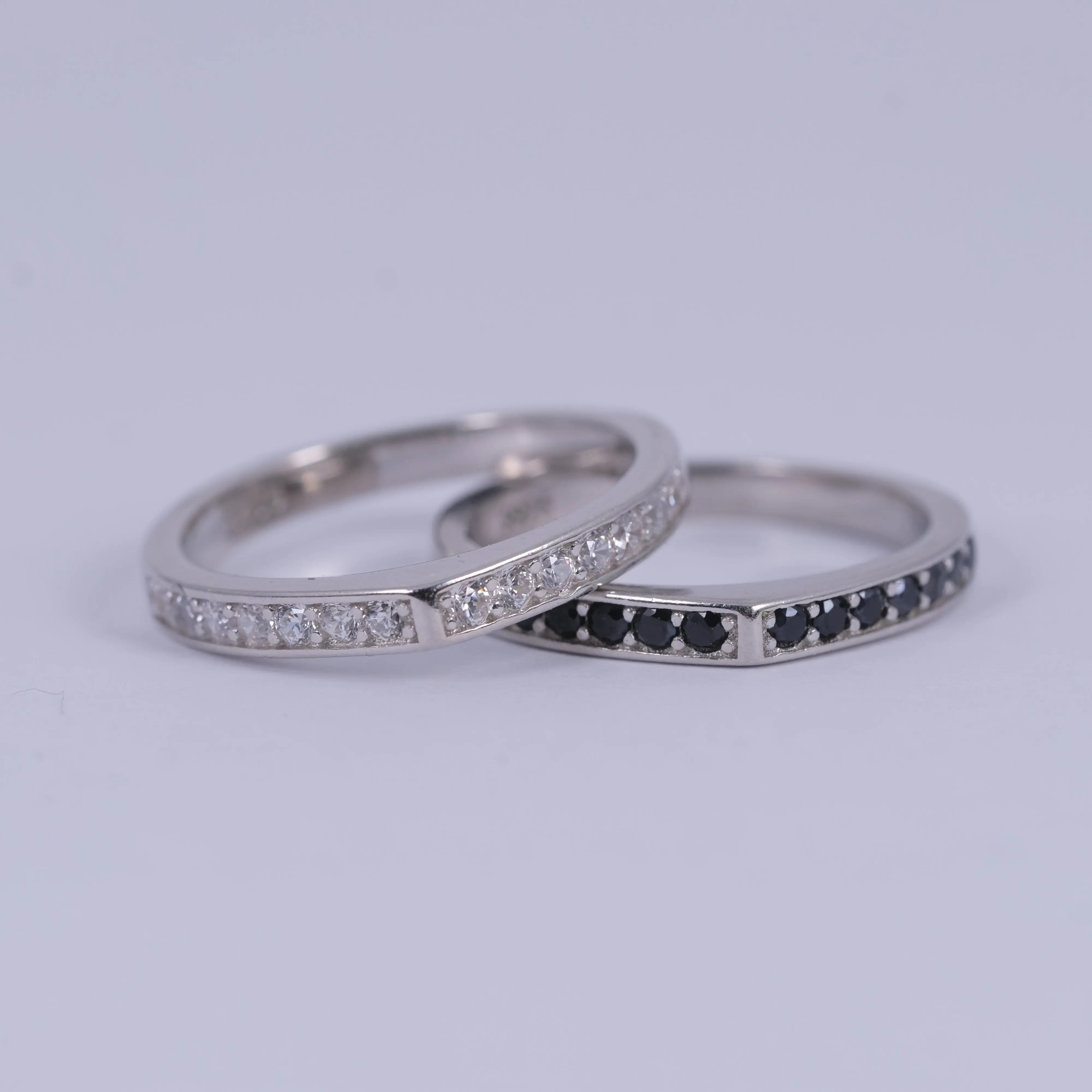 Eterna Edge- alliansring i silver L8Hasselblad
