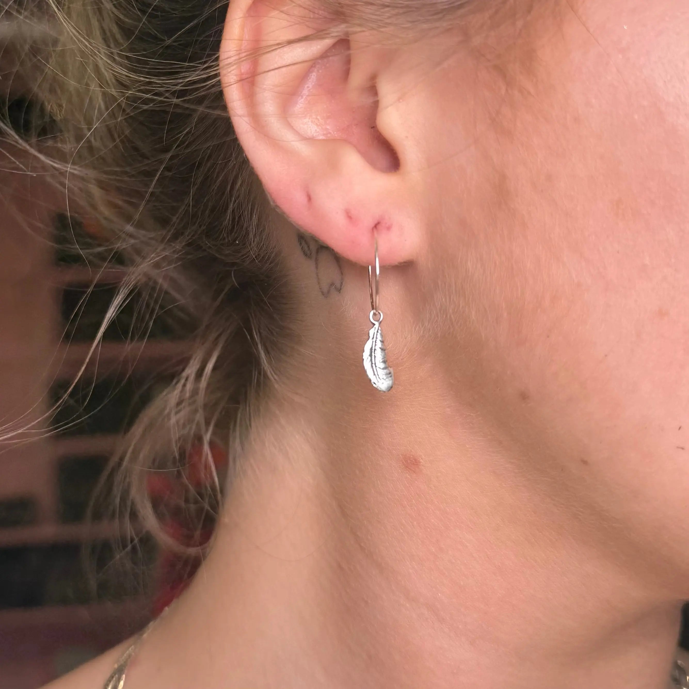 Fjäder - silverörhängen - L8Hasselblad