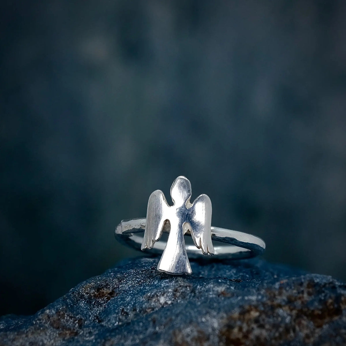 Guardian Angel - 2mm Ring L8Hasselblad