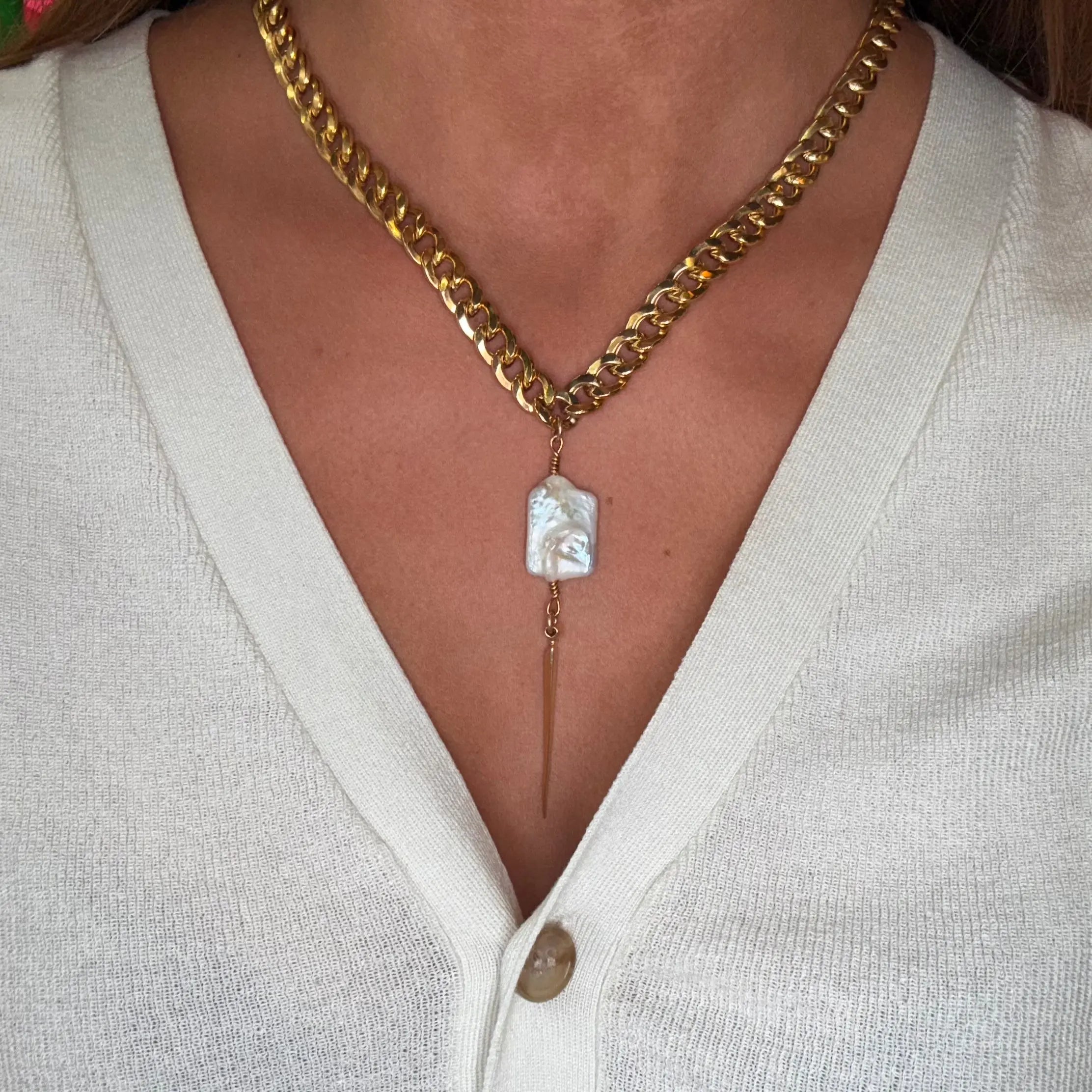 Halsband - Chunky Platt Pärla & Lång Nit - L8Hasselblad