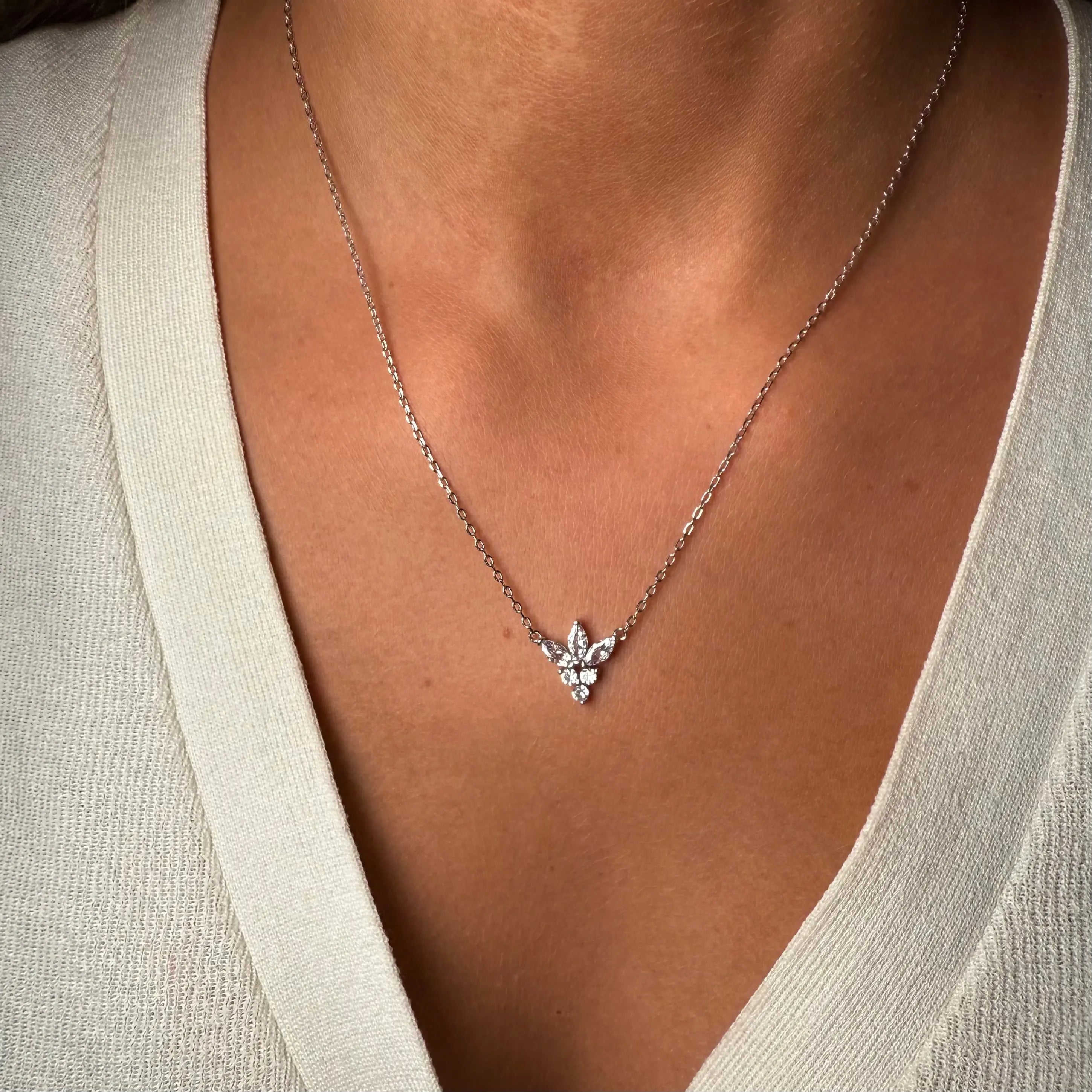 Halsband - Glamour Blomma - L8Hasselblad