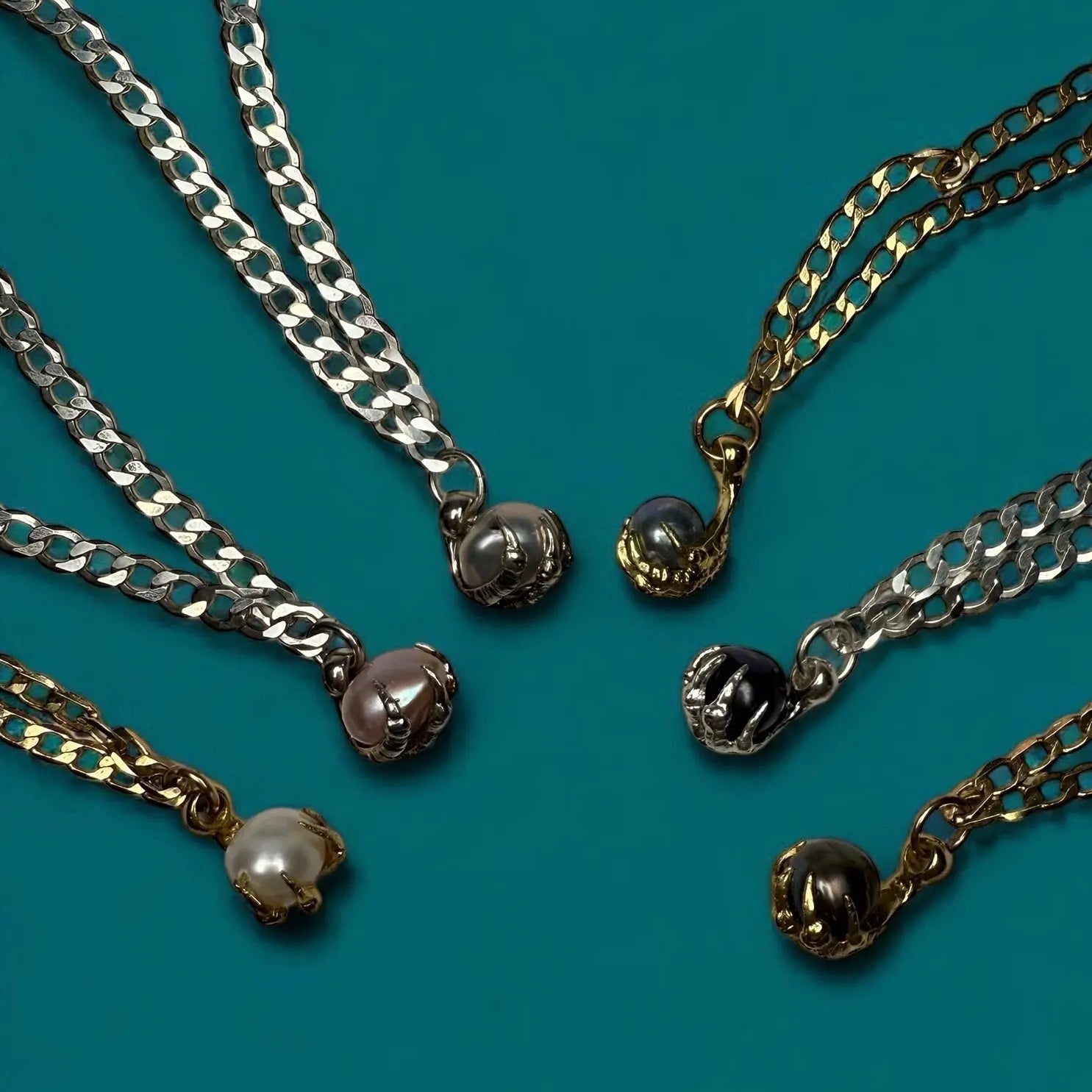 Halsband - Klo på Kedja - L8Hasselblad