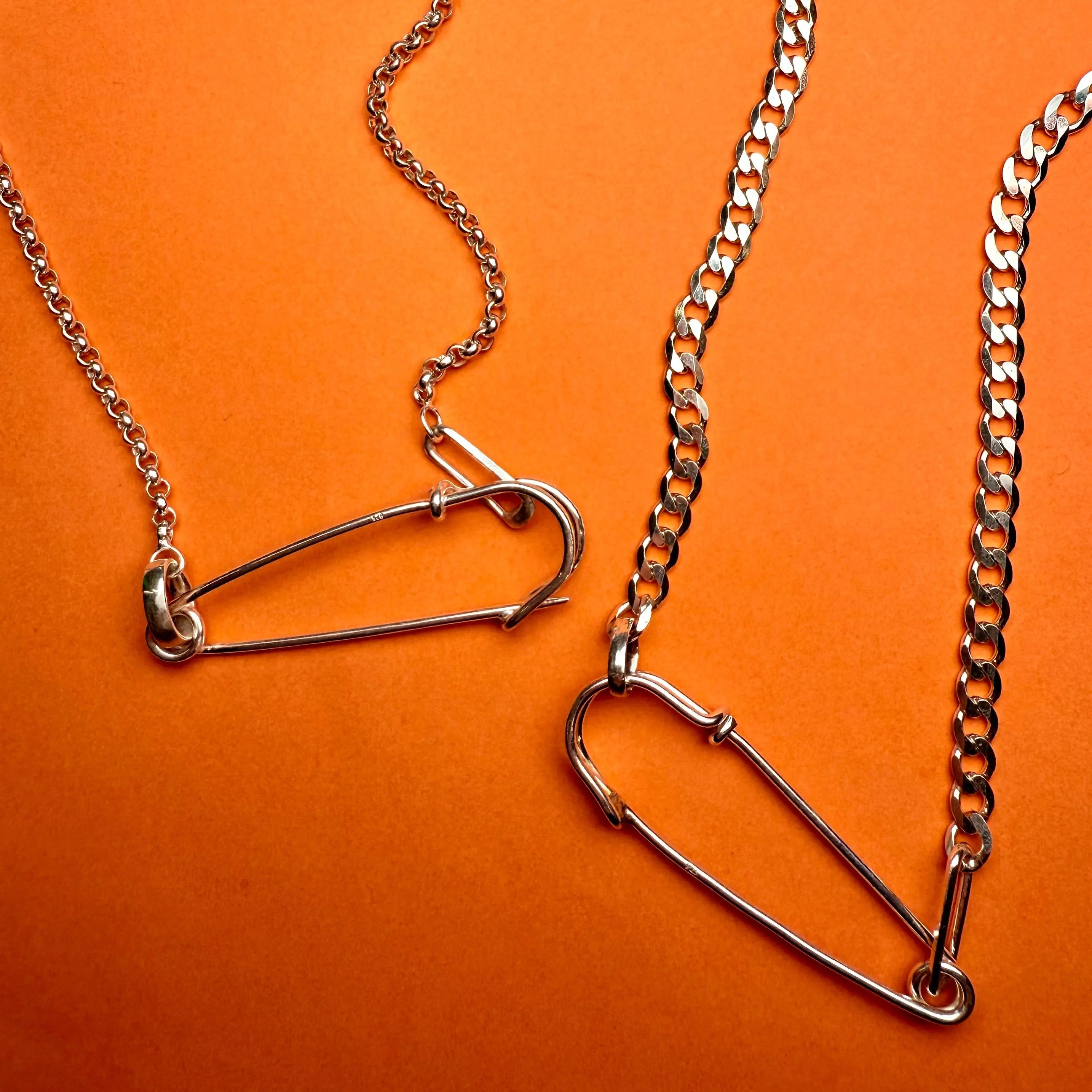 Halsband - Säkerhetsnål - L8Hasselblad