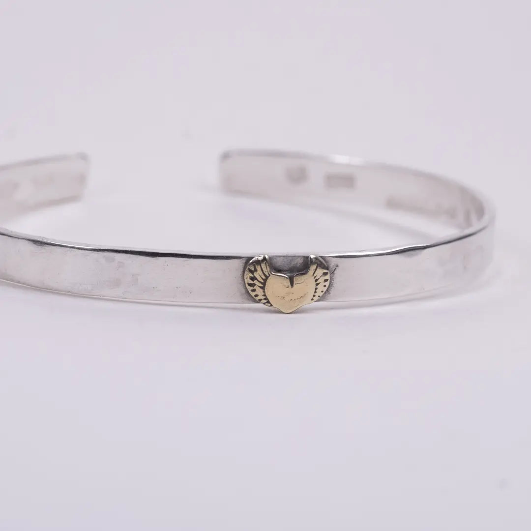 Hjärtats fröjd - stelt silverarmband - L8Hasselblad