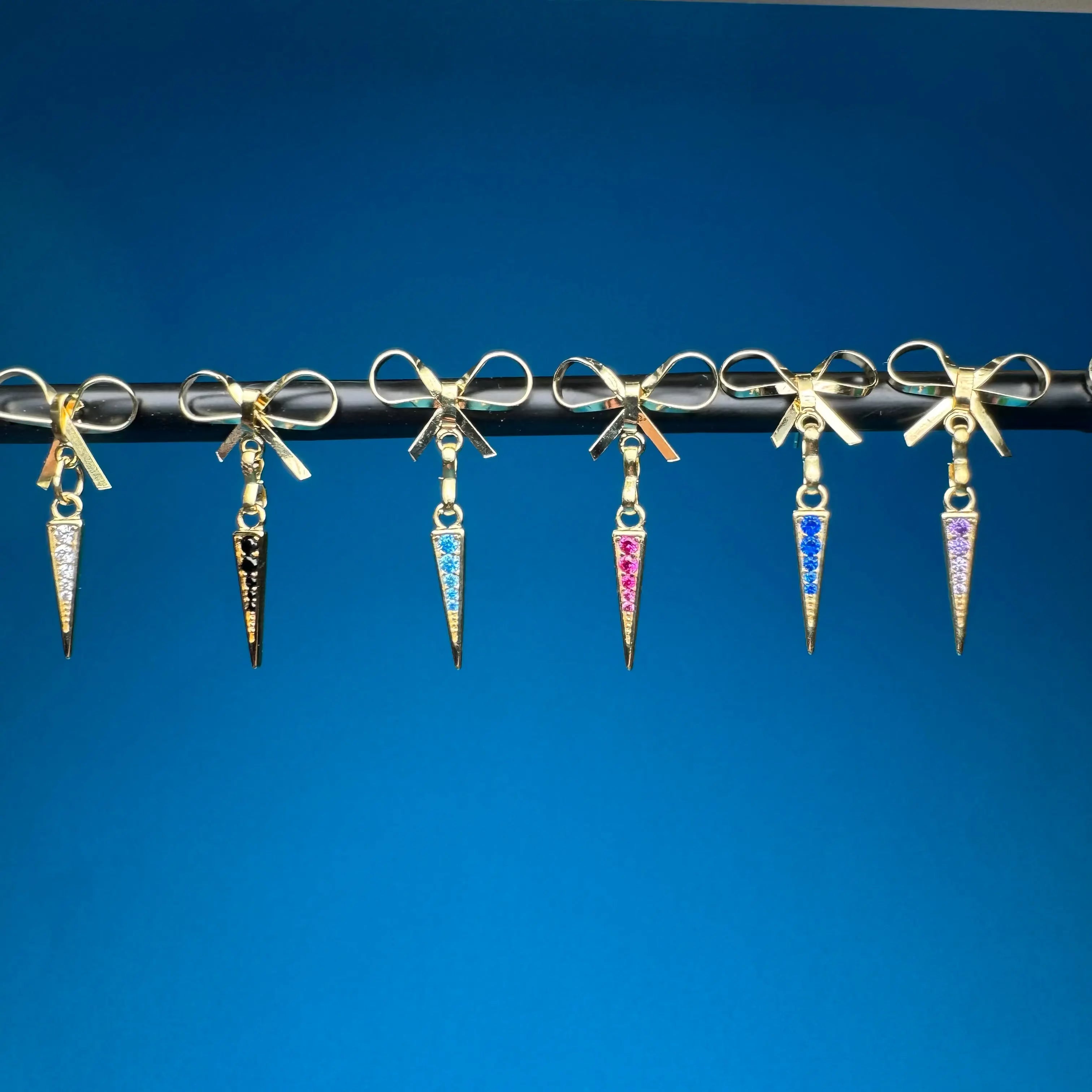 Rosett med Zirkoner och taggc- Örhängen L8Hasselblad