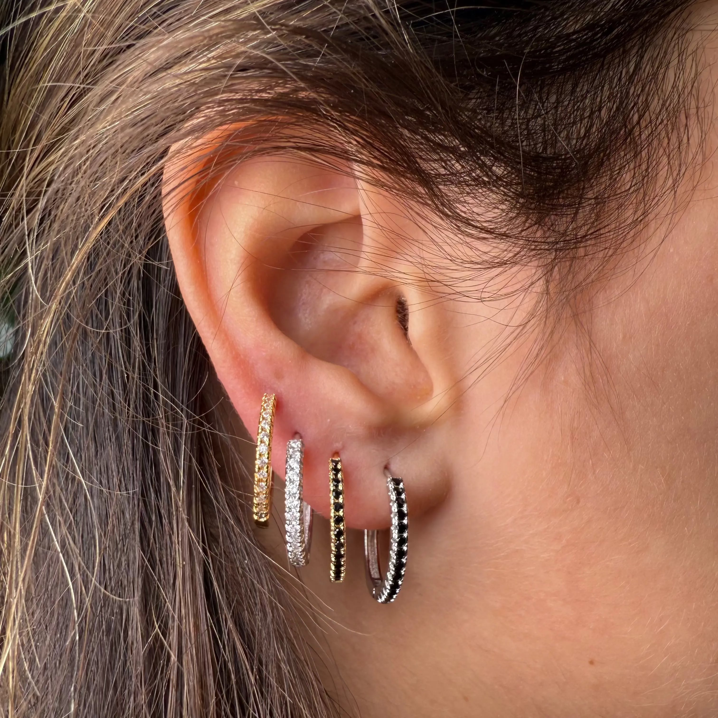 Big colorful hoops L8Hasselblad