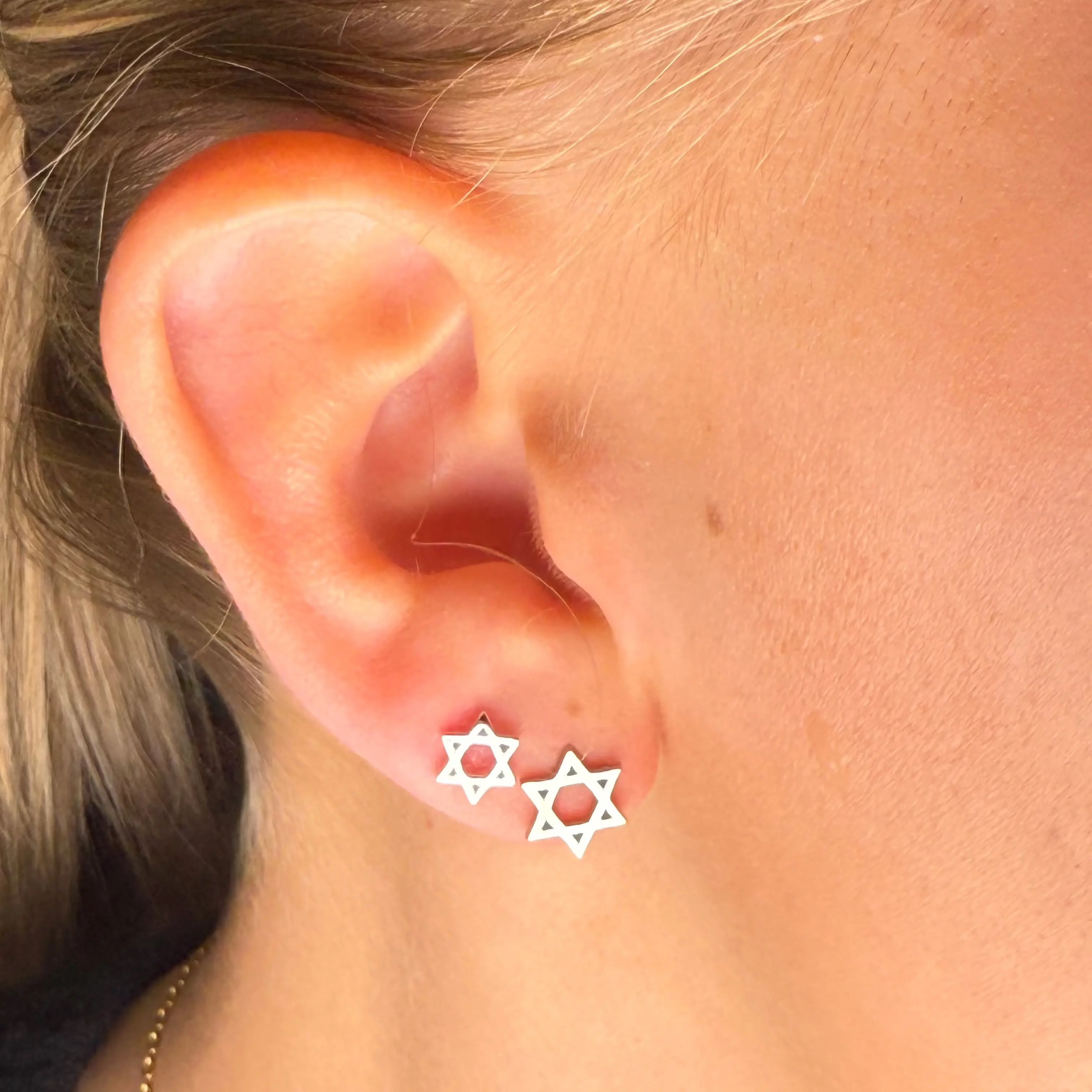 Davidstjärna stiftörhänge L8Hasselblad