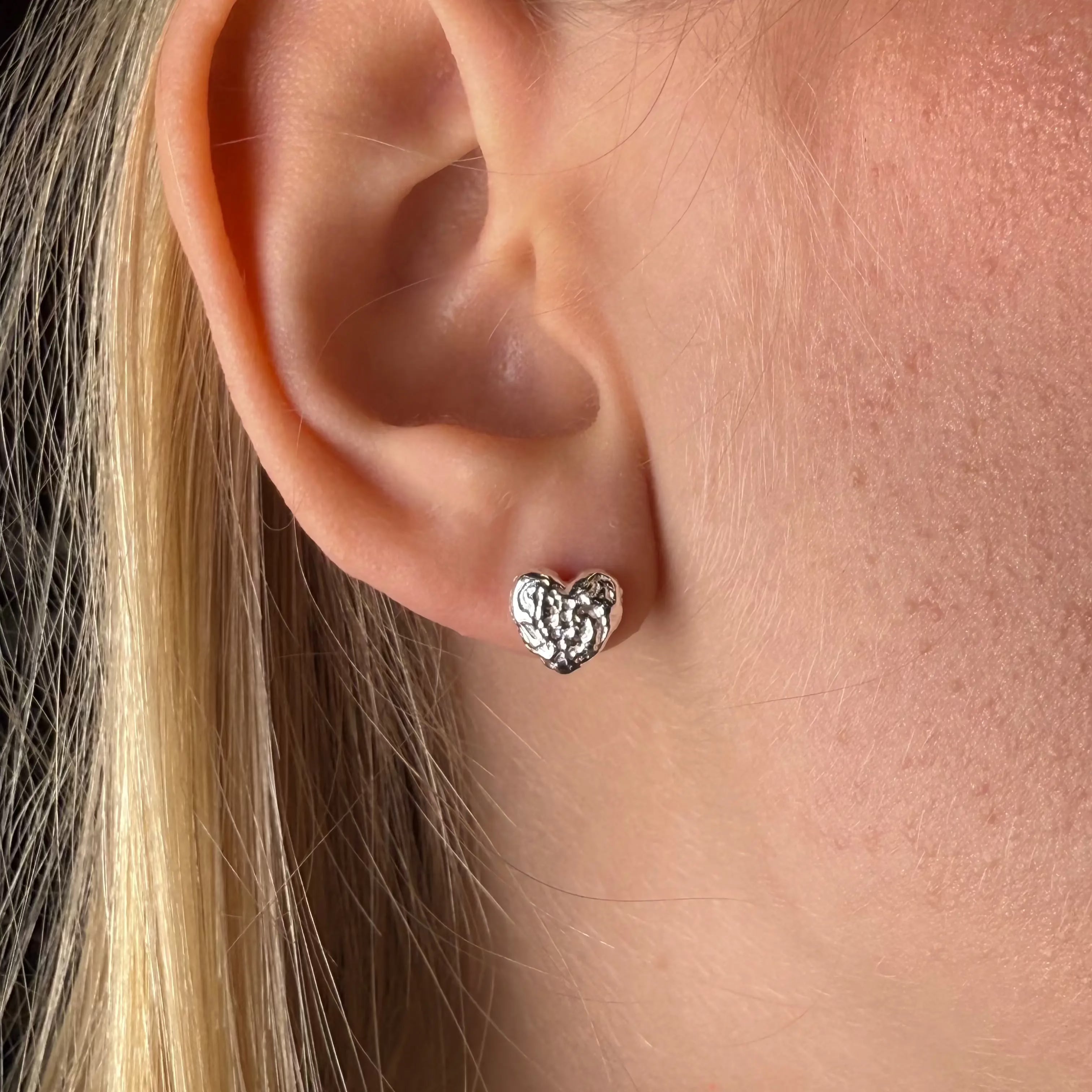 Stiftörhängen - Ojämna hjärtan L8Hasselblad