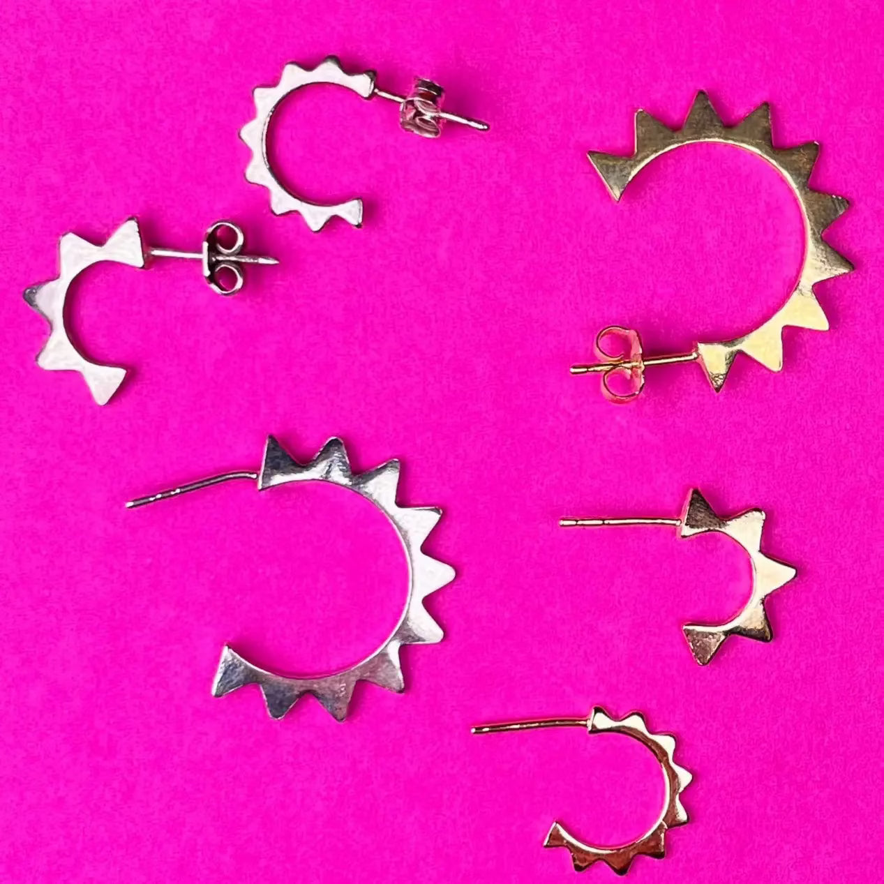 Stiftörhänge - Spetsiga Nitar L8Hasselblad