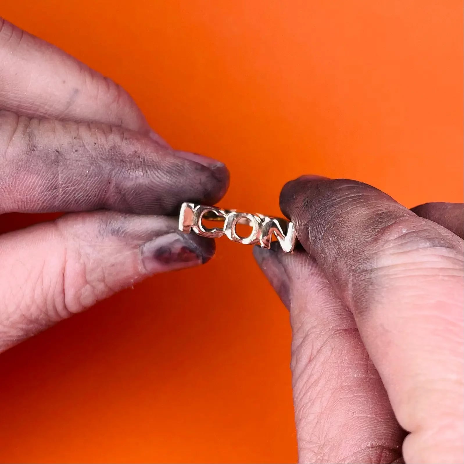 ICON-Ring 18K Guld L8Hasselblad