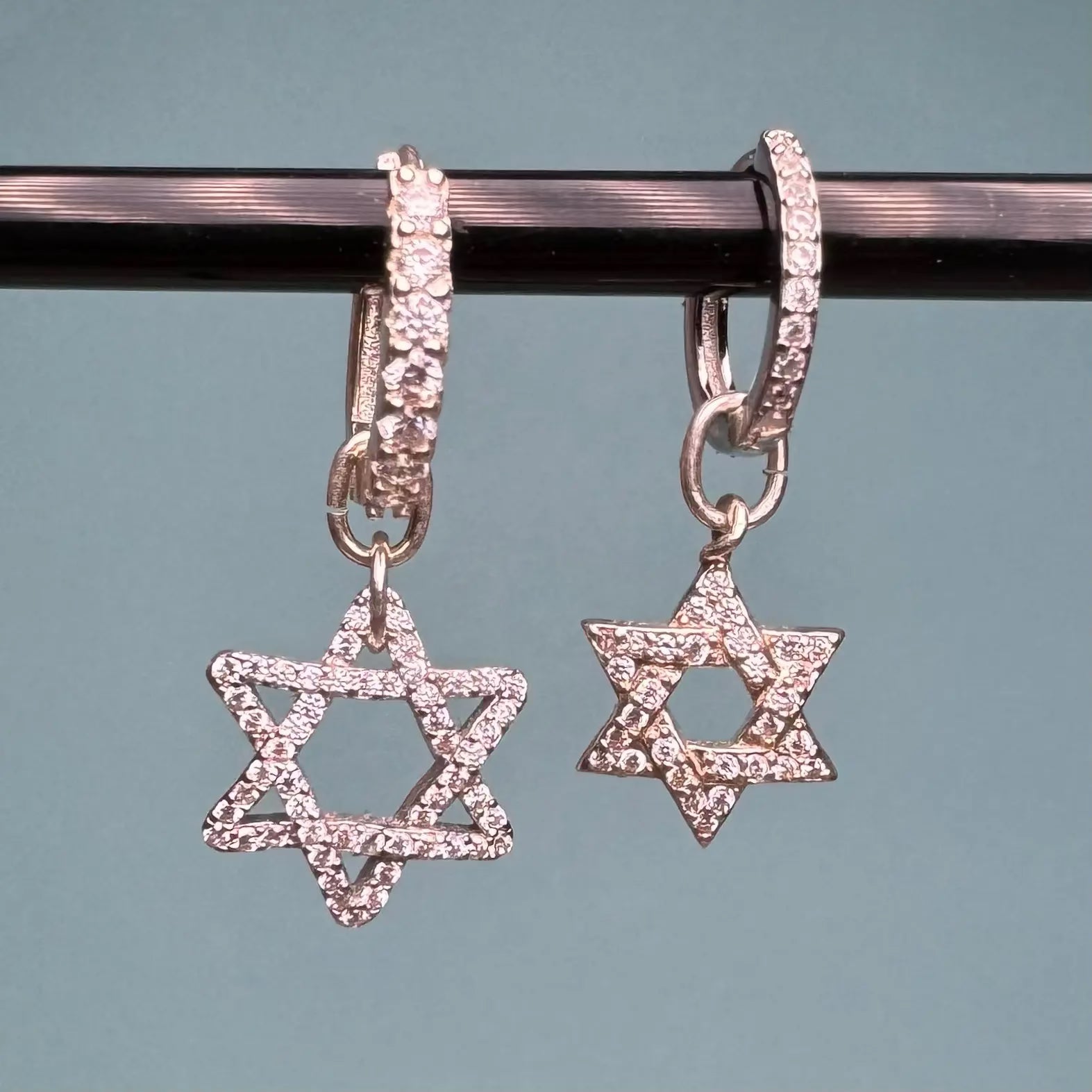 Örhänge -Glittriga davidsstjärnor L8Hasselblad