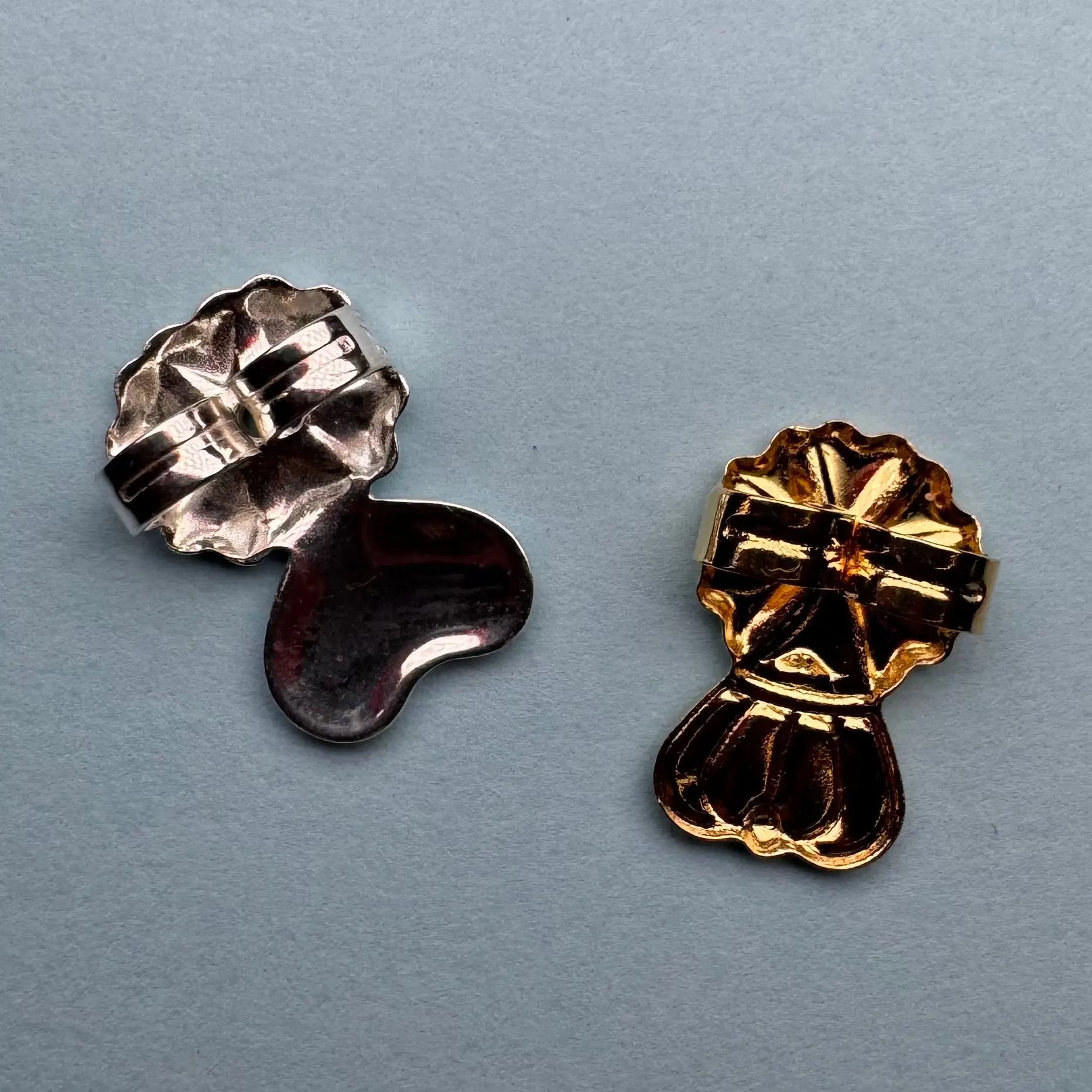 Örhängen - Stöd Pluppar L8Hasselblad