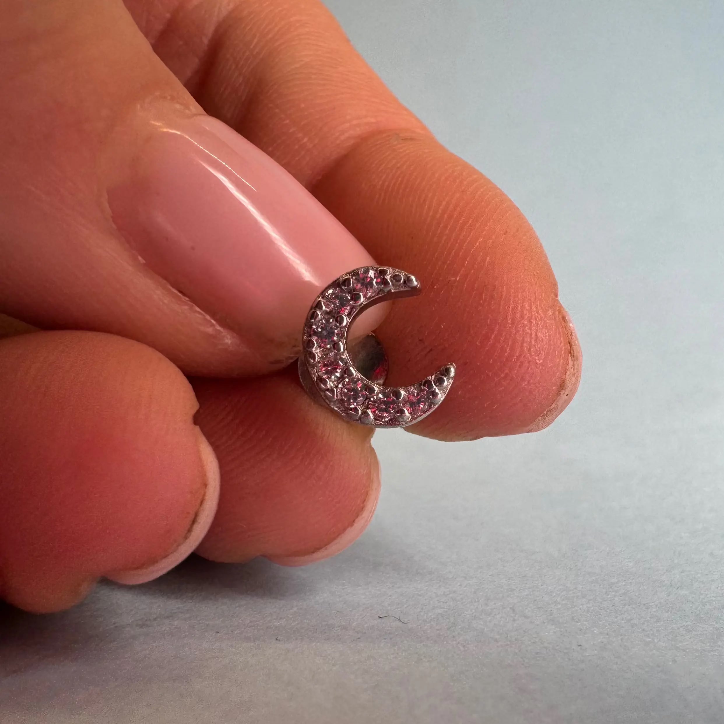 Stiftörhänge - Måne Zirkoner L8Hasselblad