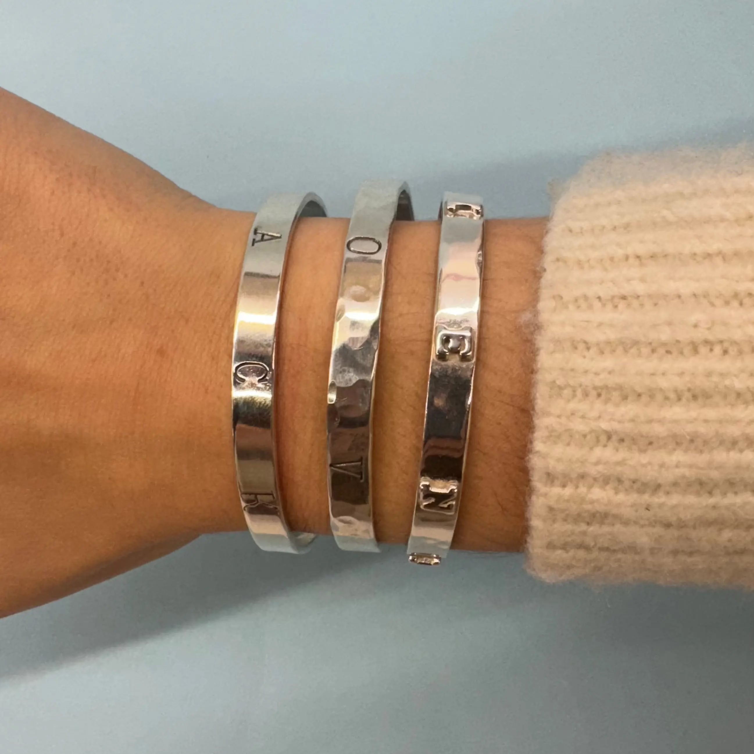 Stämplat ordarmband L8Hasselblad