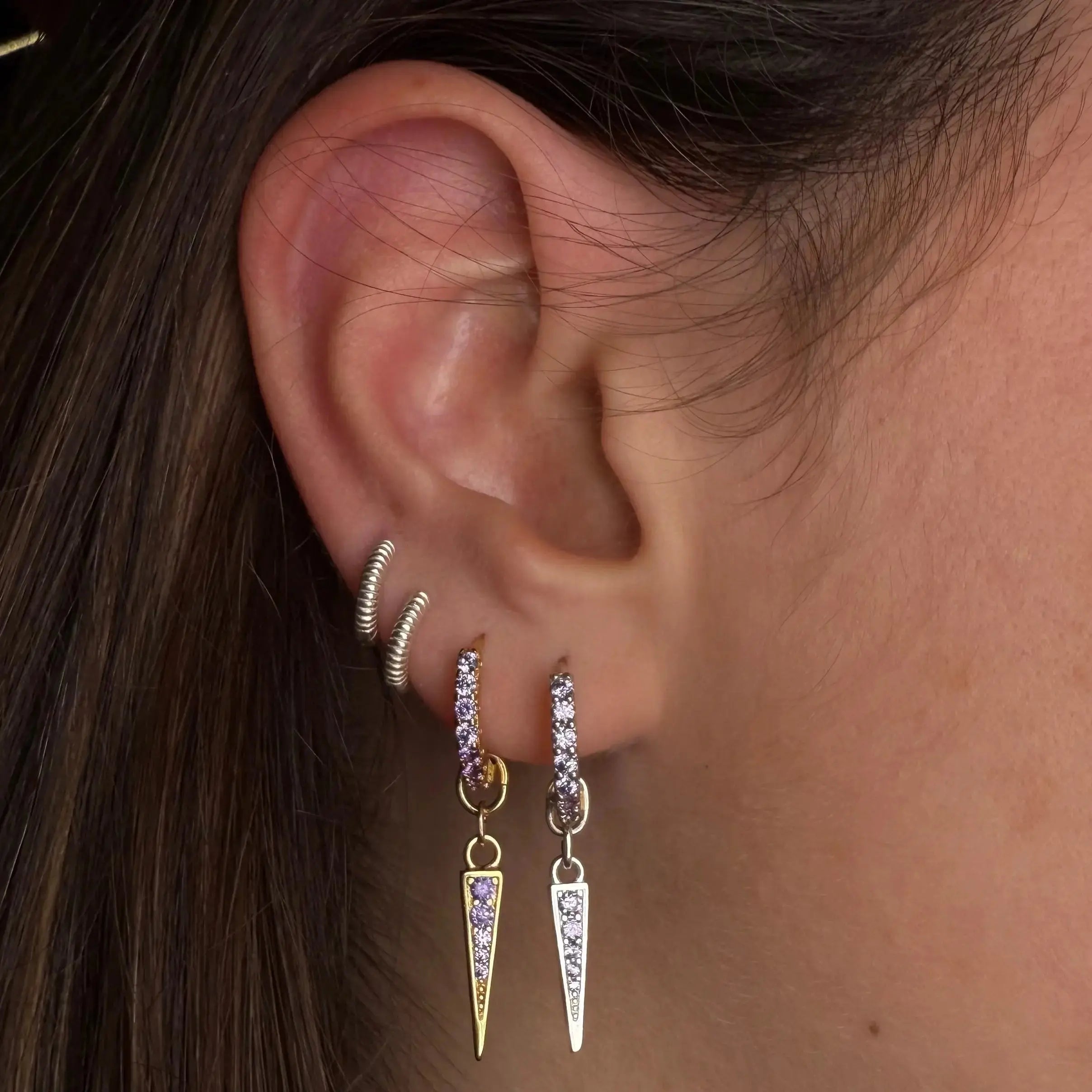 Kort zirkoner & tagg - örhängen guld - L8Hasselblad