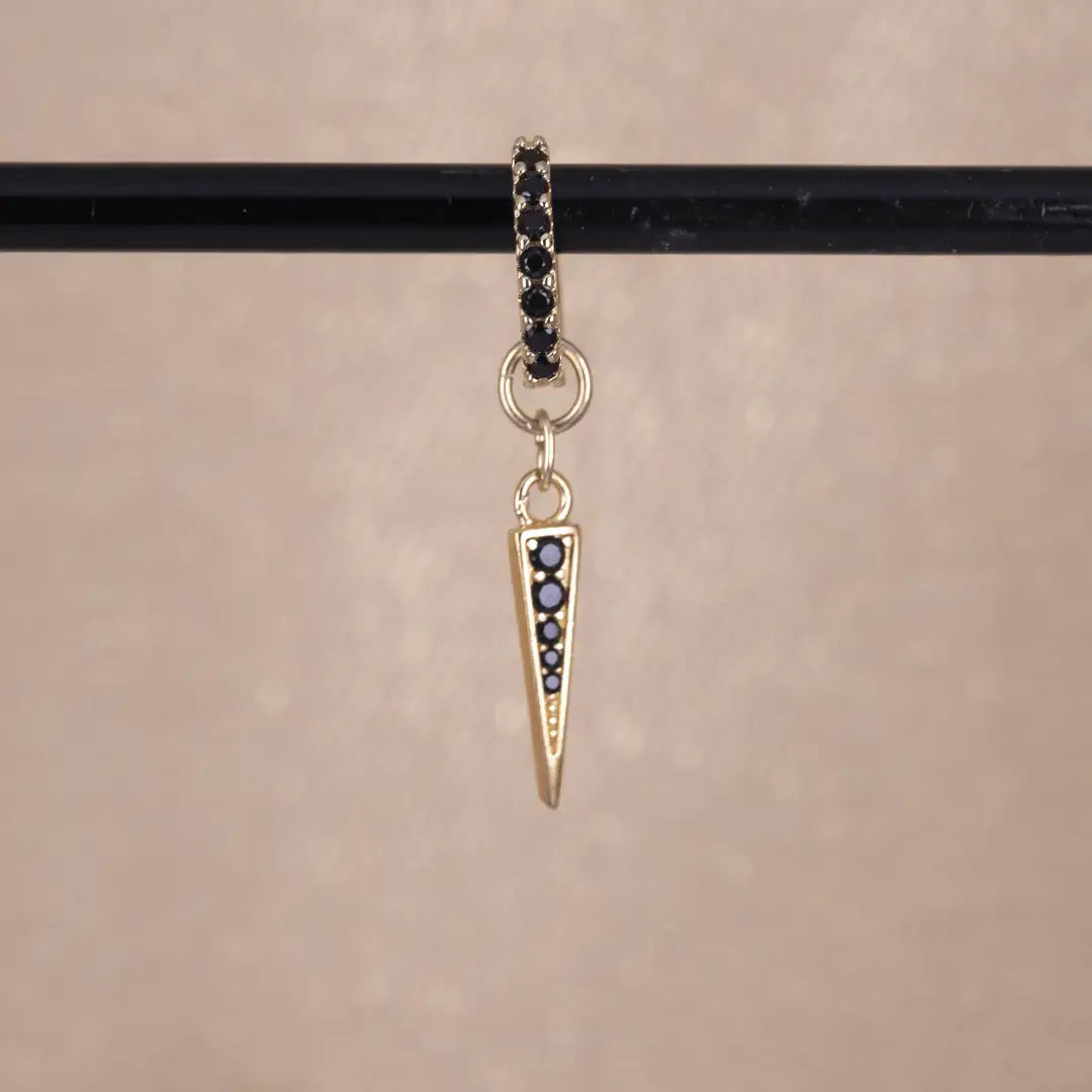 Kort zirkoner & tagg - örhängen guld - L8Hasselblad