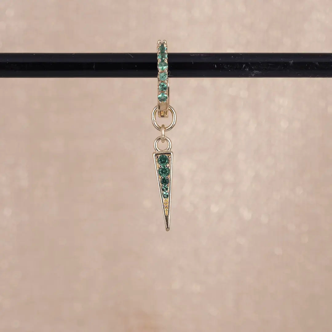 Kort zirkoner & tagg - örhängen guld - L8Hasselblad