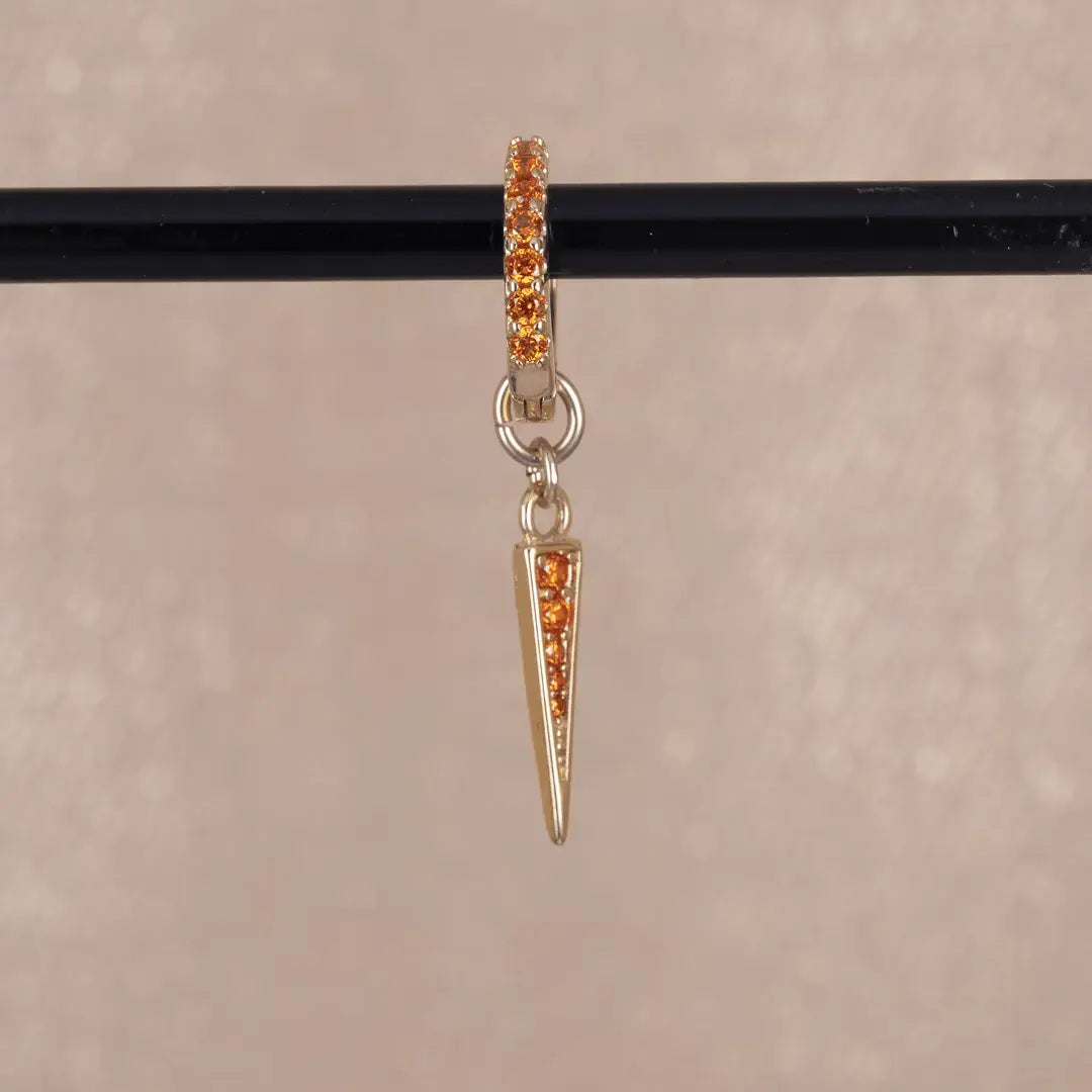 Kort zirkoner & tagg - örhängen guld - L8Hasselblad